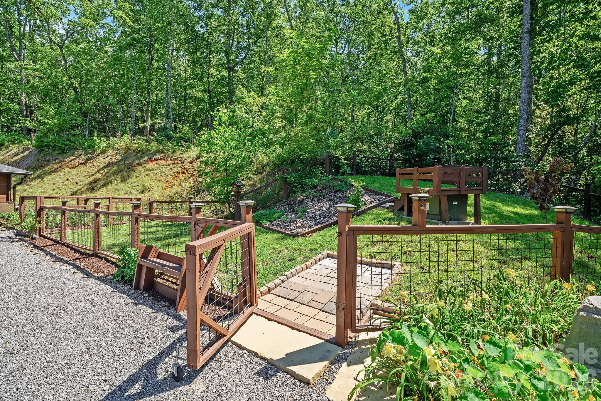 745 Mossy Oak Trail — Nebo