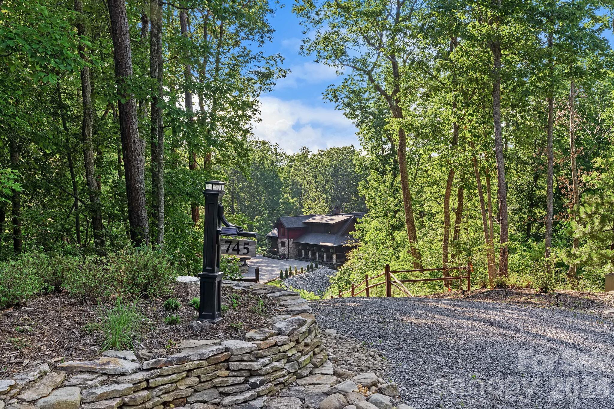 745 Mossy Oak Trail — Nebo