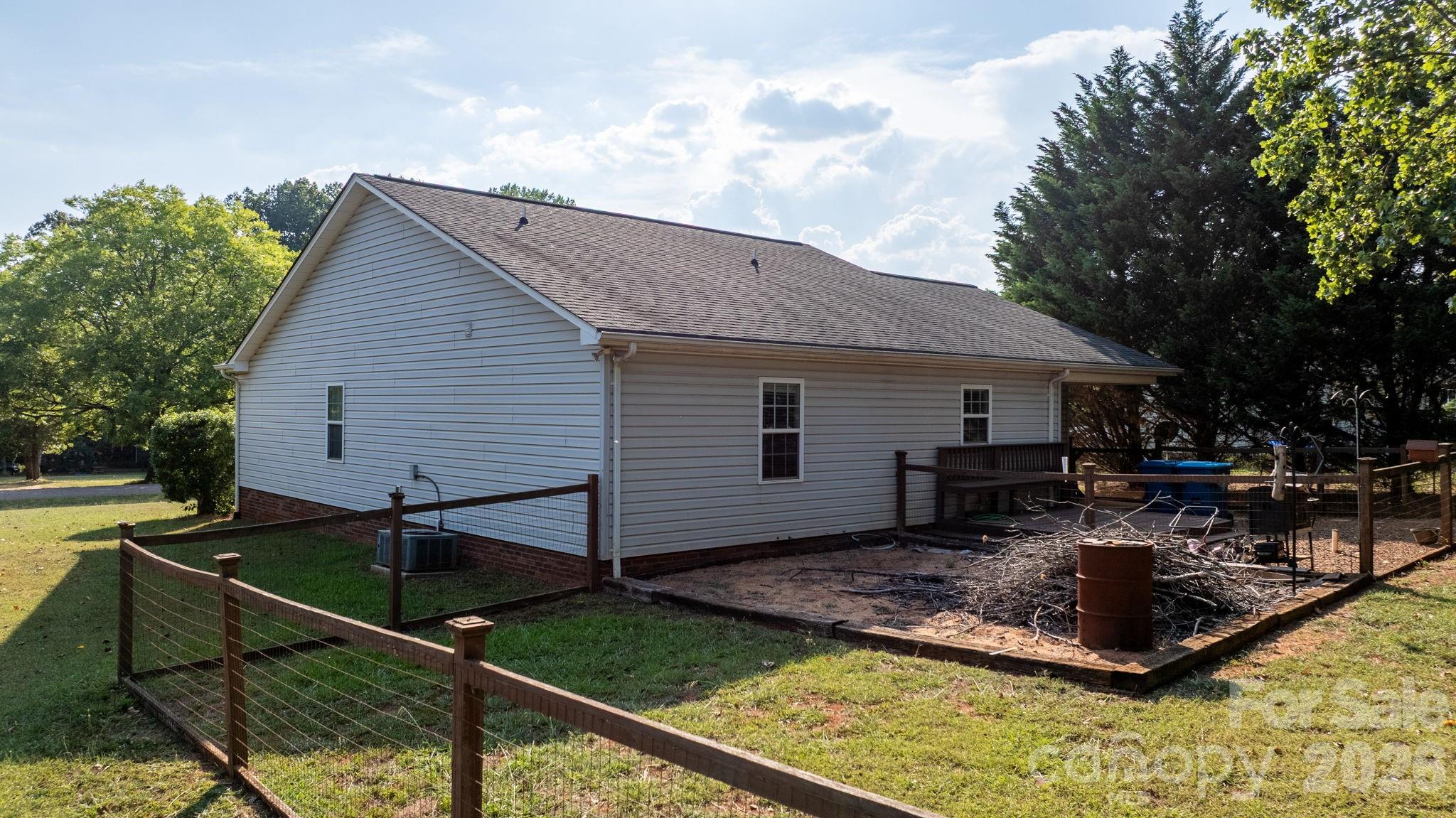 3844 Bridle Path Drive — Vale