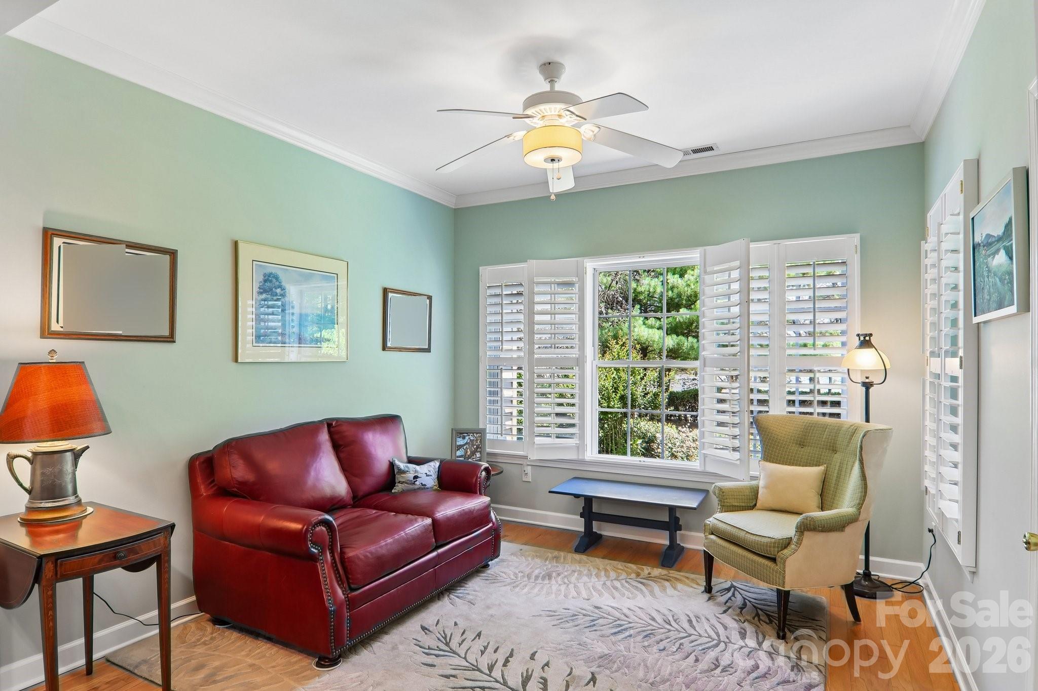 54 Victoria Park Drive — Hendersonville