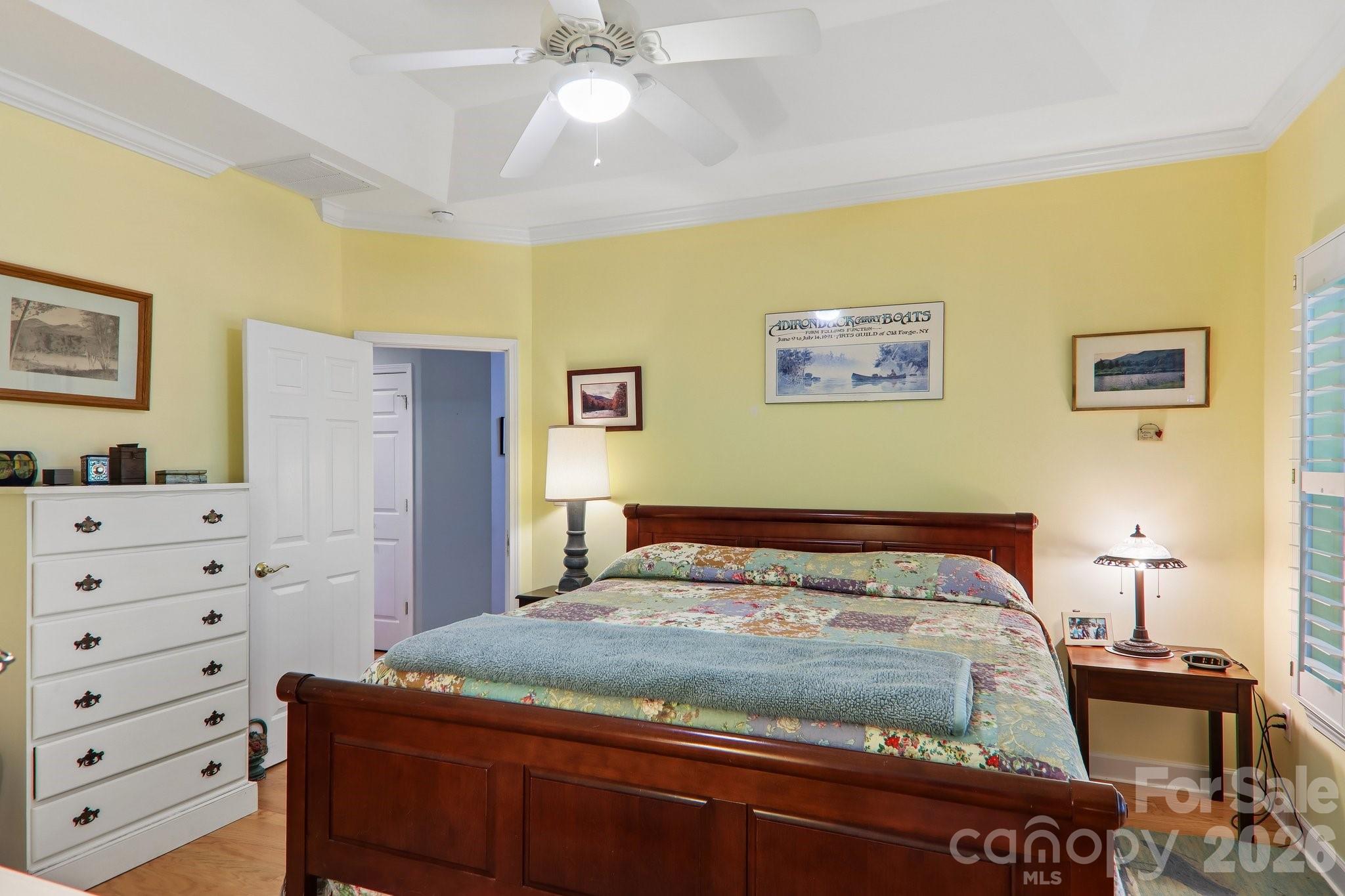 54 Victoria Park Drive — Hendersonville