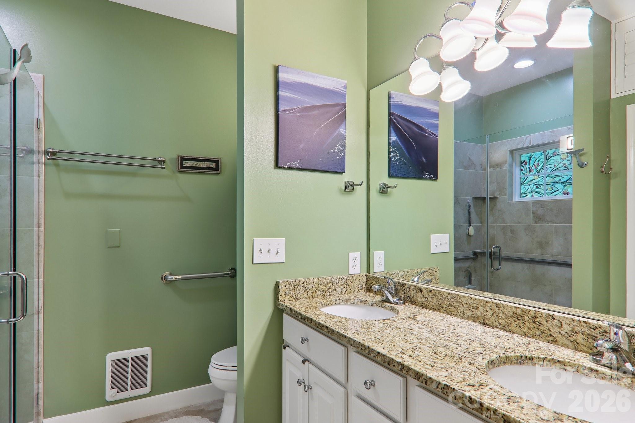 54 Victoria Park Drive — Hendersonville