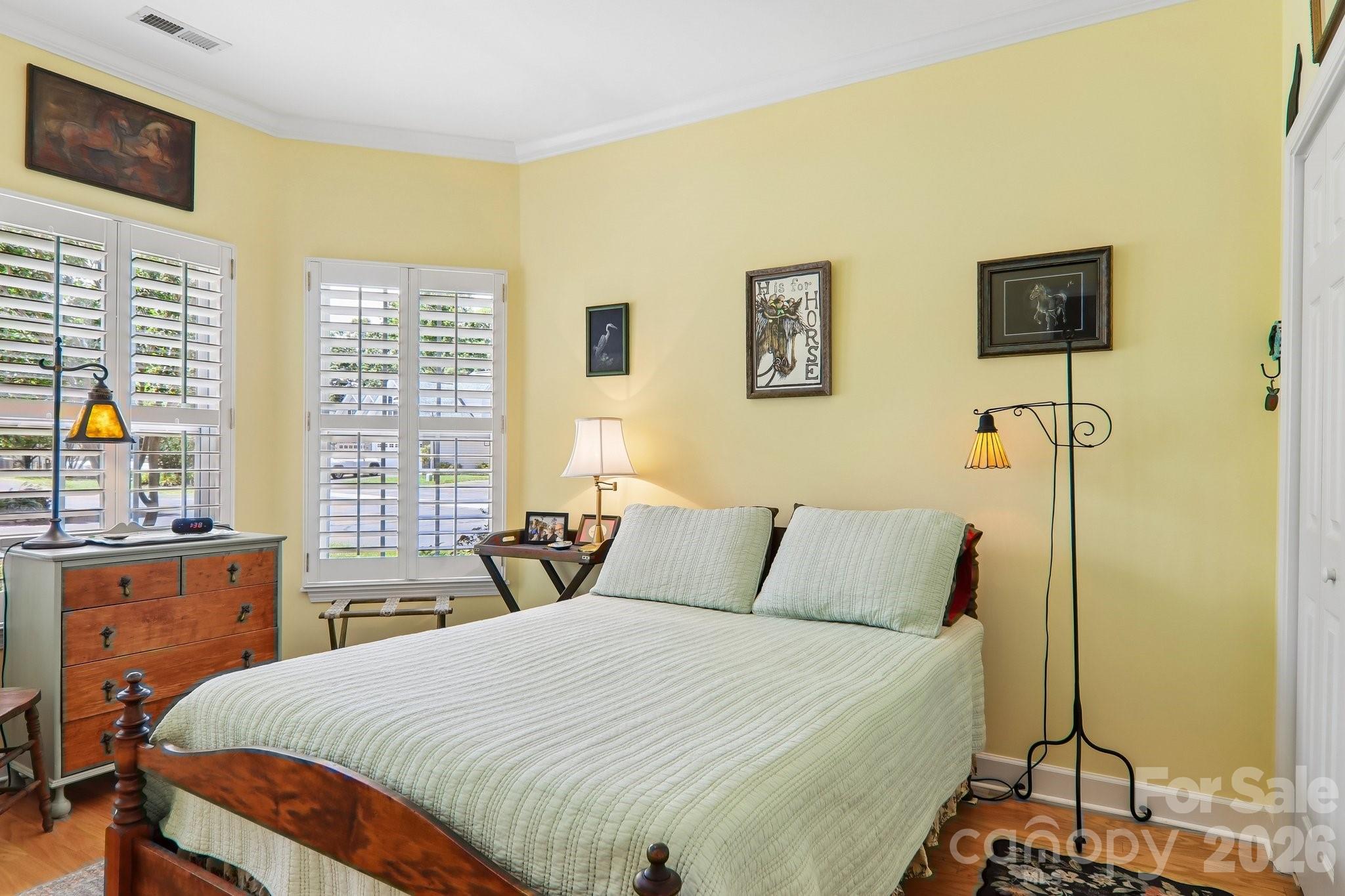 54 Victoria Park Drive — Hendersonville