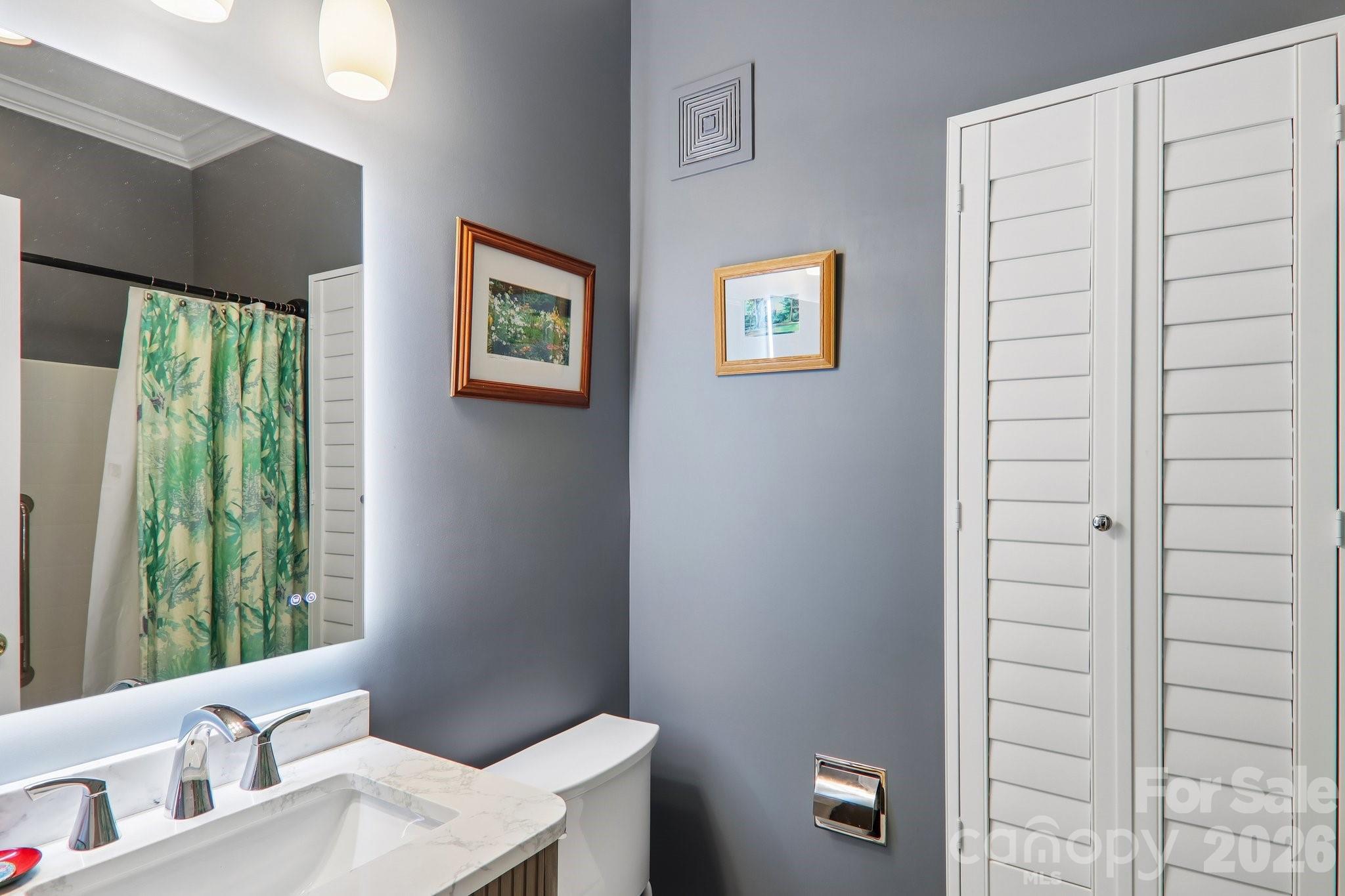 54 Victoria Park Drive — Hendersonville