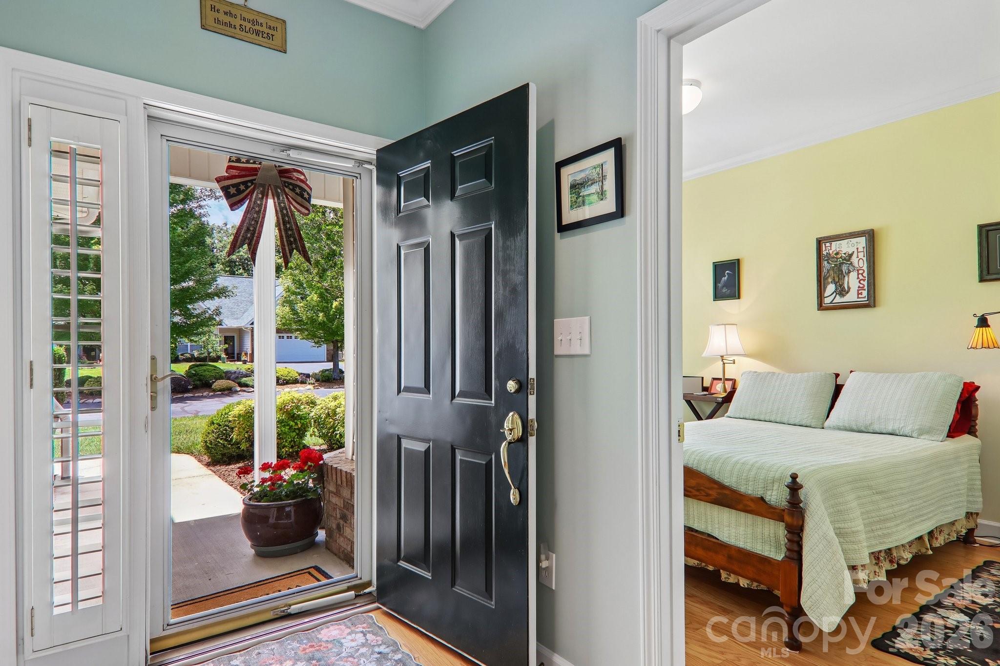 54 Victoria Park Drive — Hendersonville
