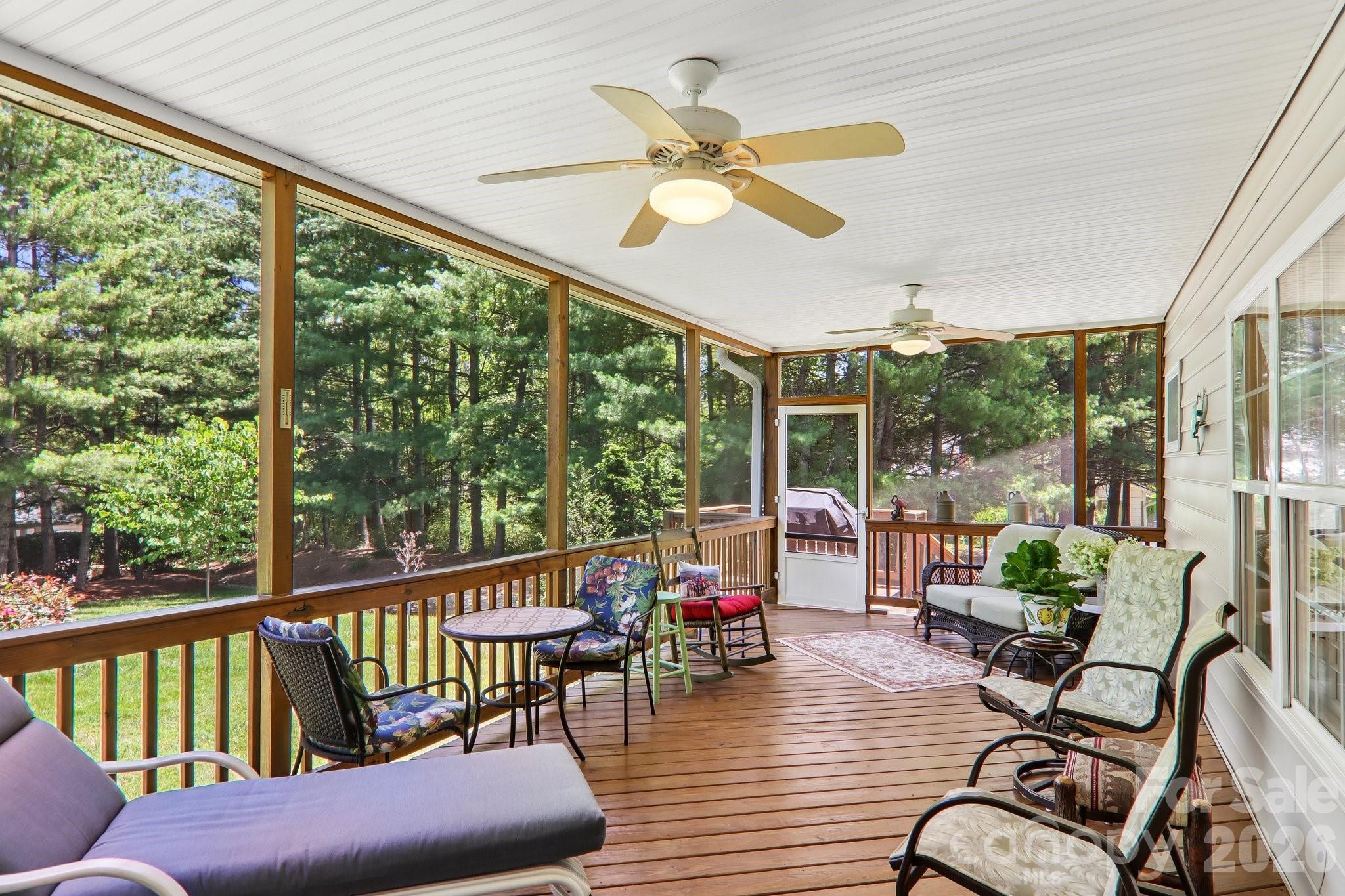 54 Victoria Park Drive — Hendersonville