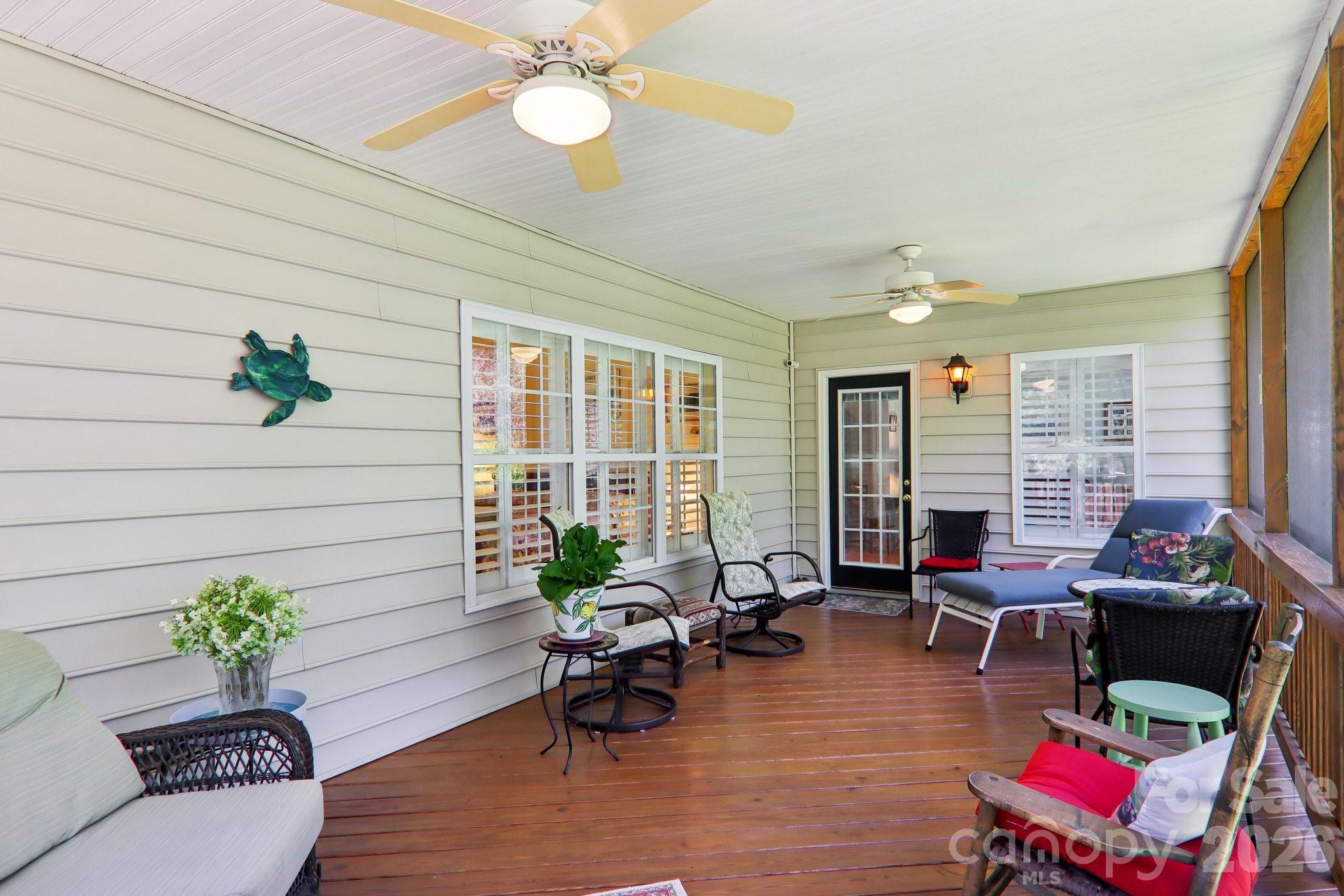 54 Victoria Park Drive — Hendersonville
