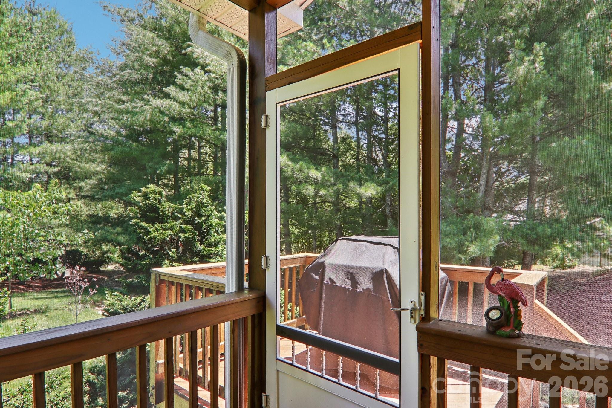 54 Victoria Park Drive — Hendersonville