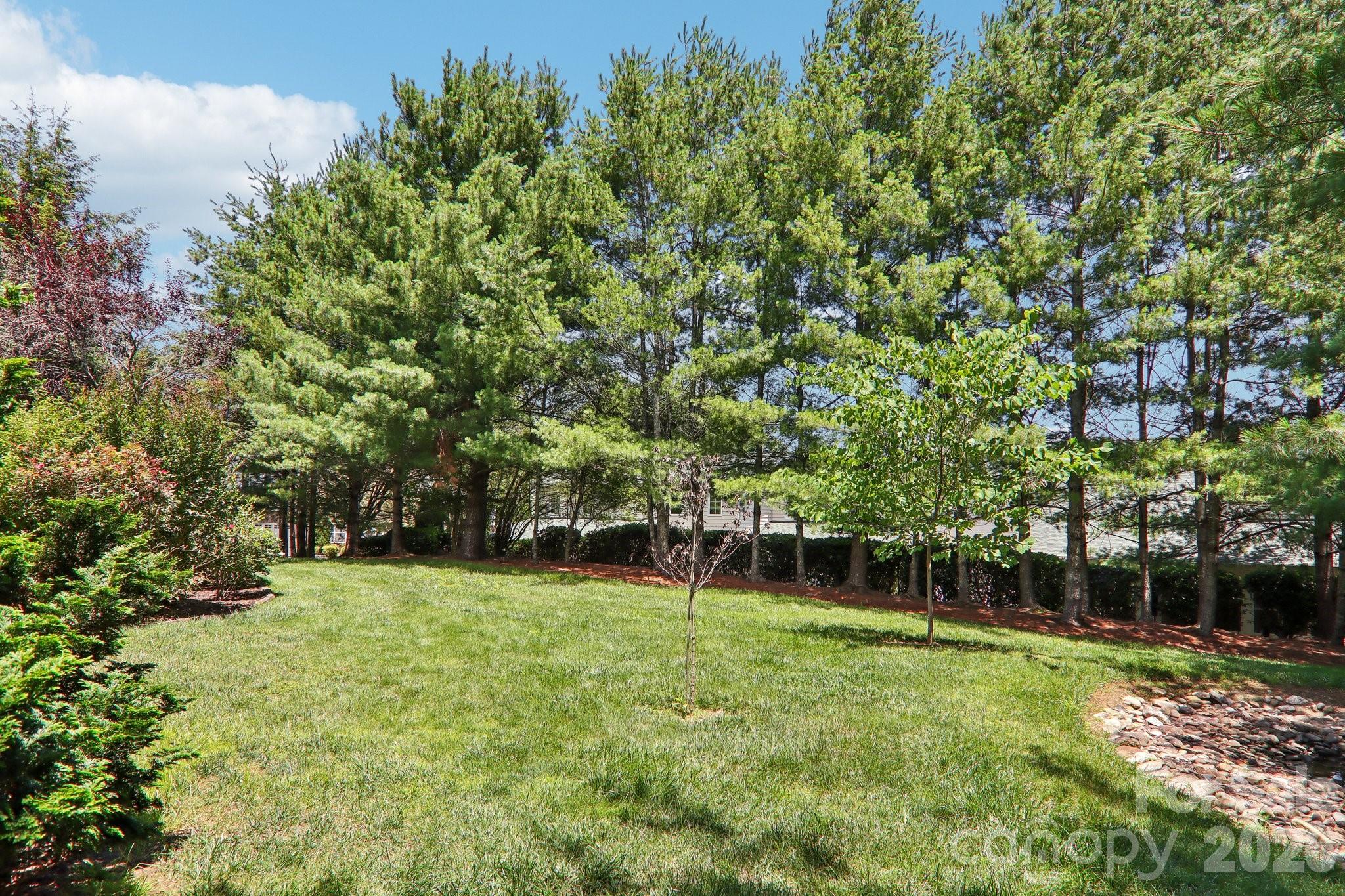 54 Victoria Park Drive — Hendersonville