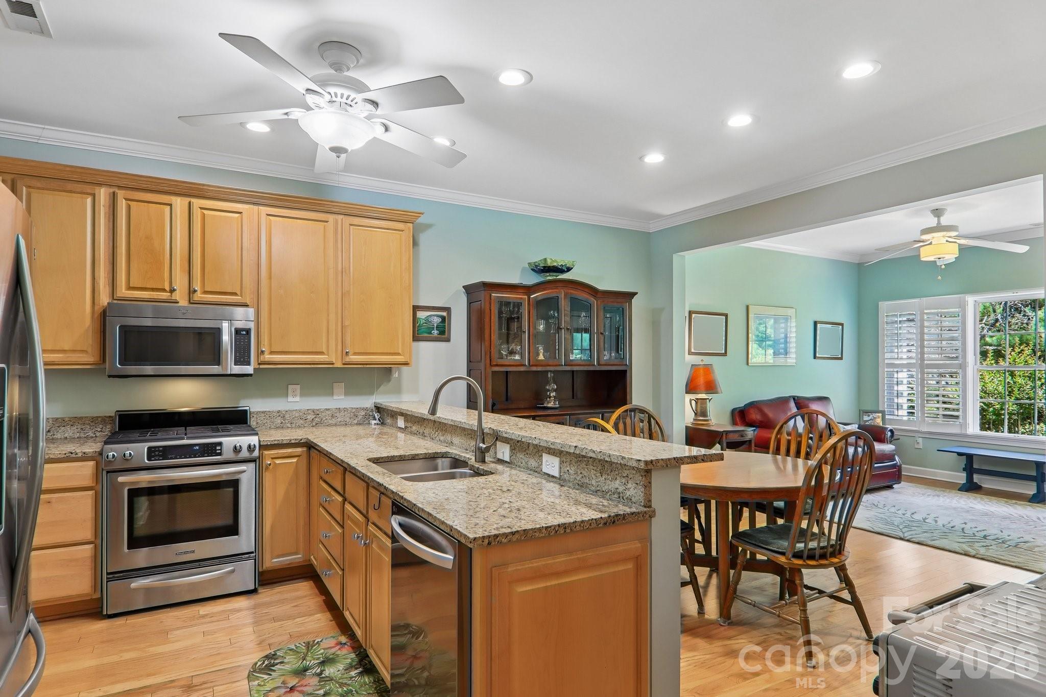54 Victoria Park Drive — Hendersonville