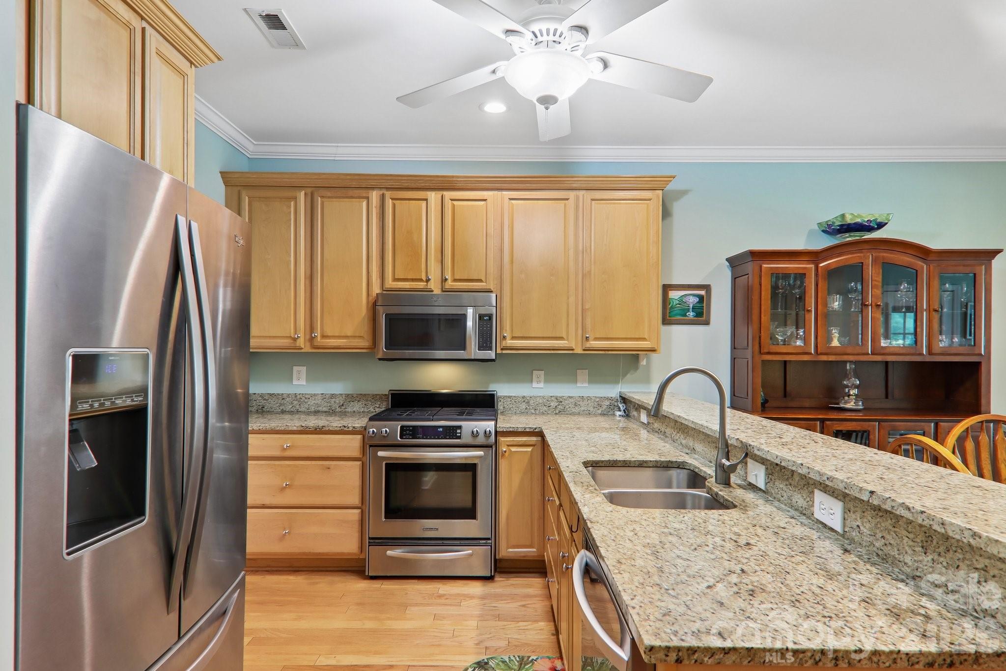 54 Victoria Park Drive — Hendersonville