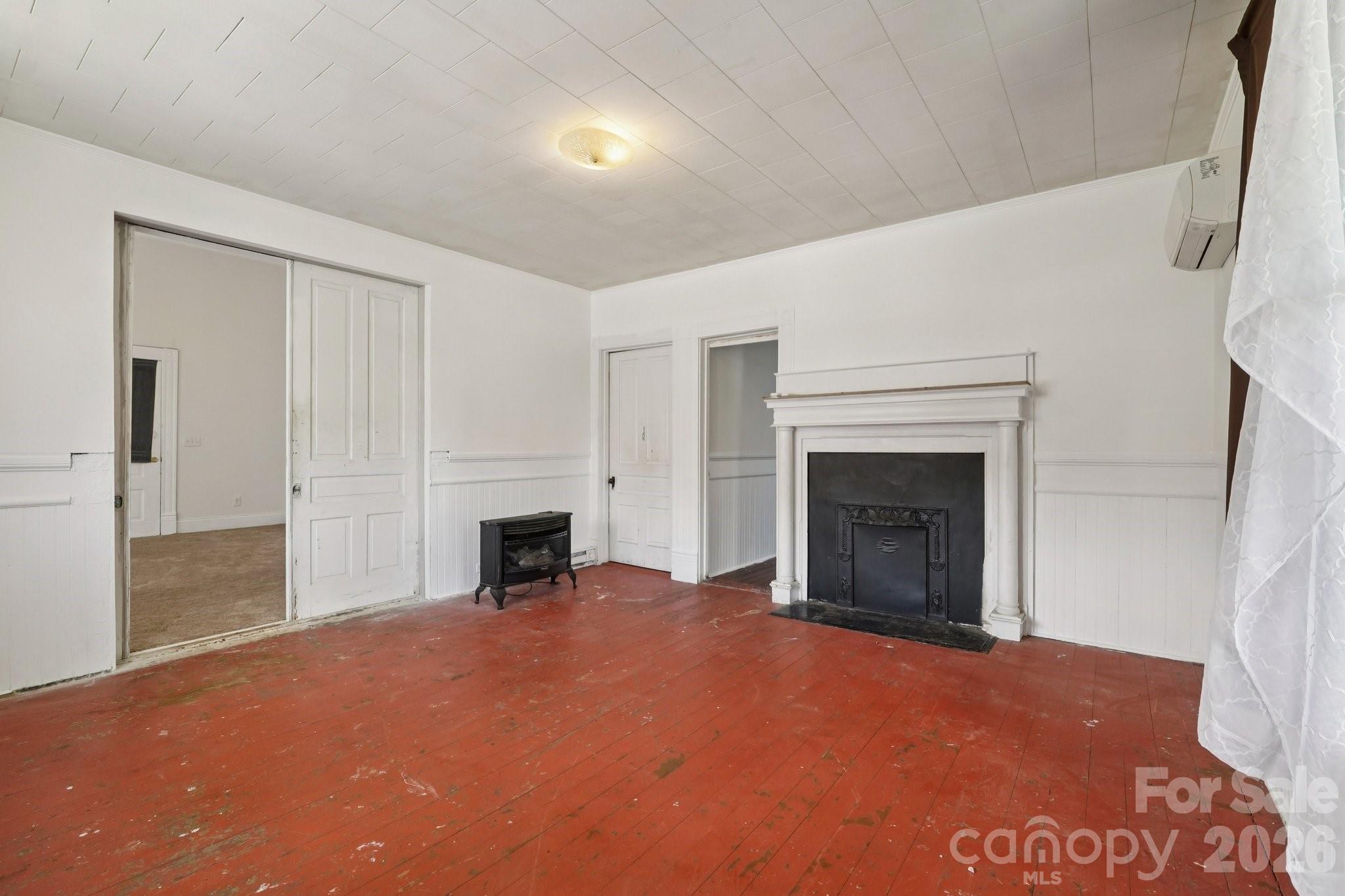 105 W Houston Street — Monroe
