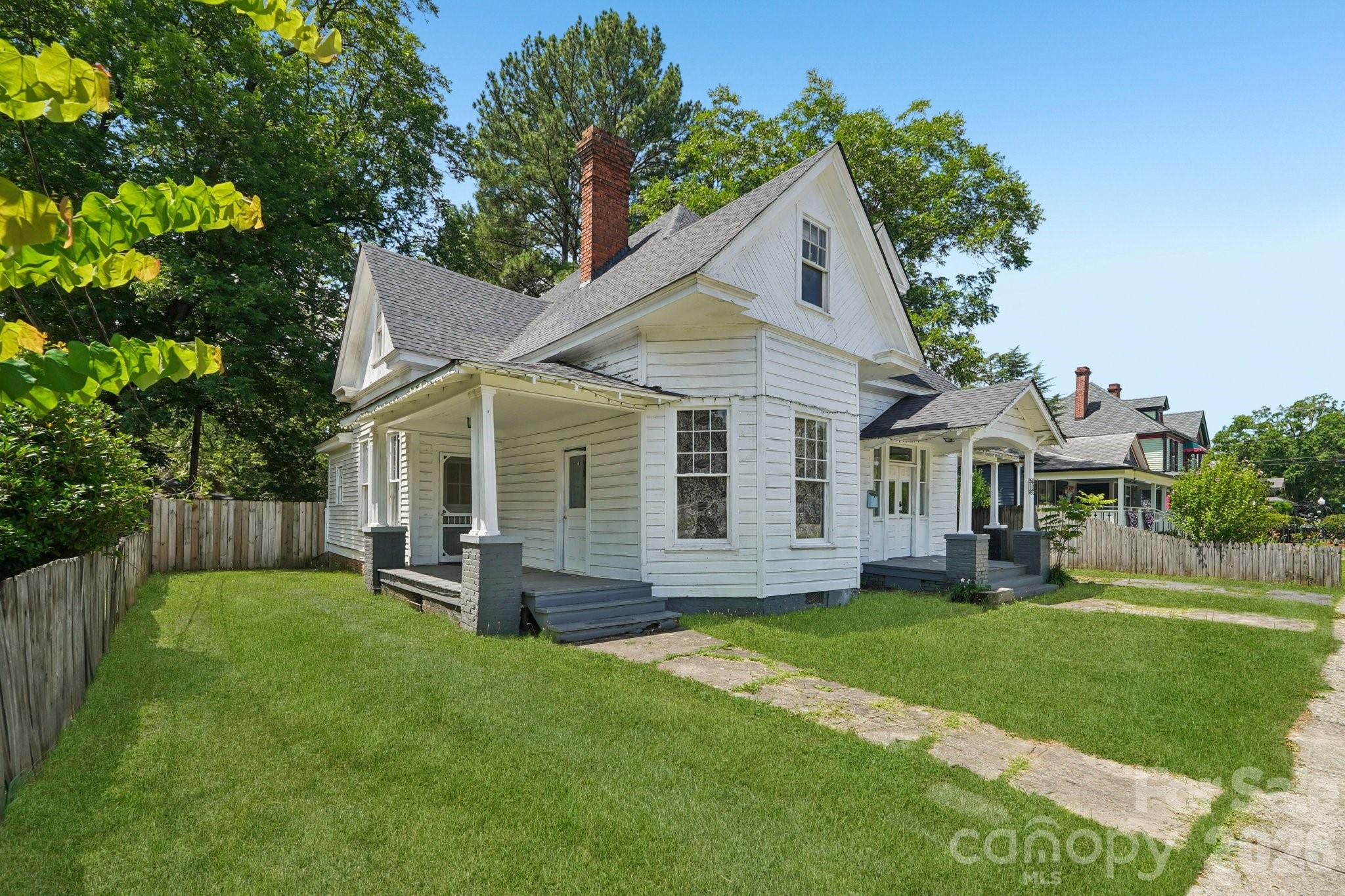105 W Houston Street — Monroe