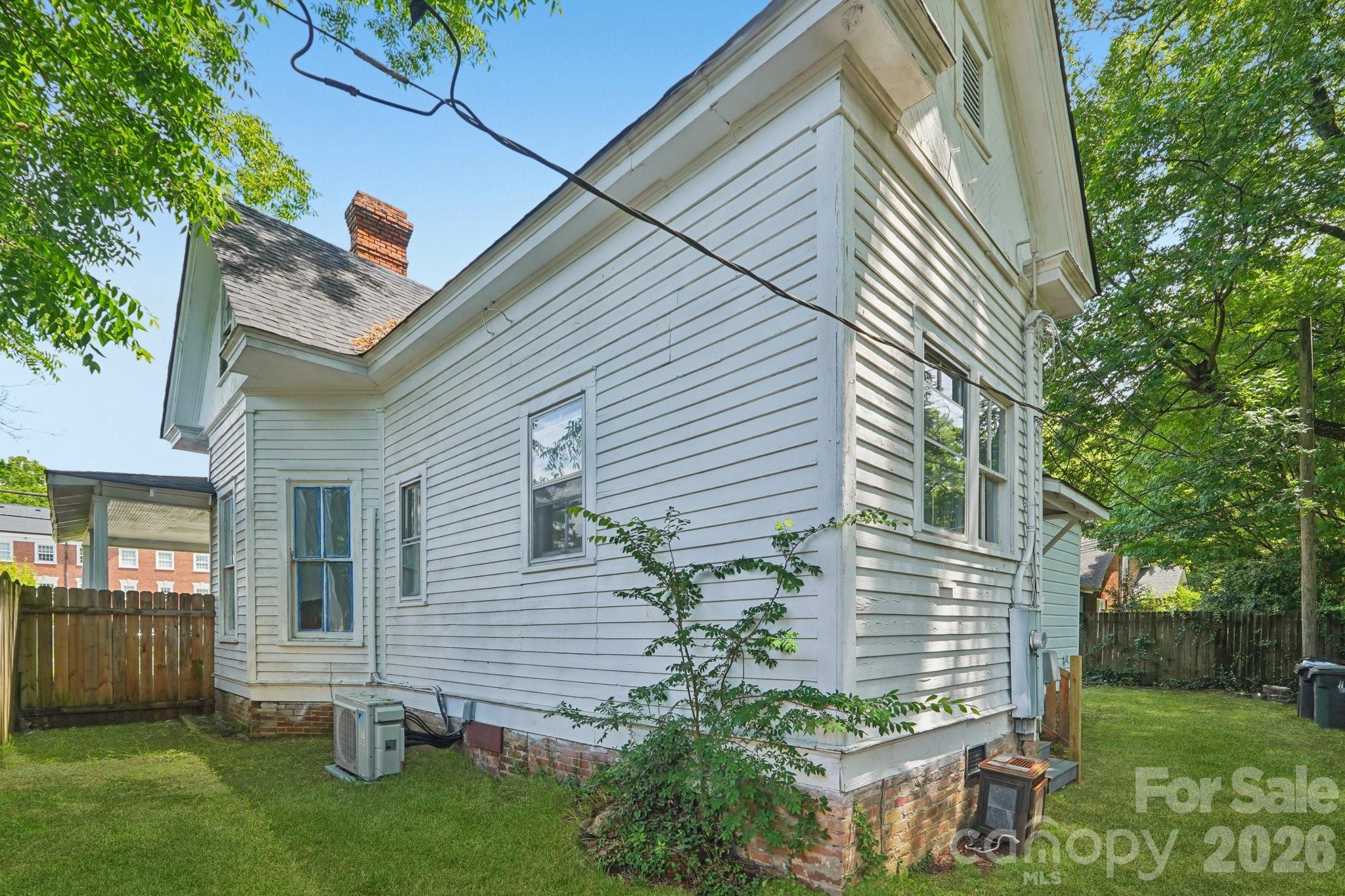 105 W Houston Street — Monroe