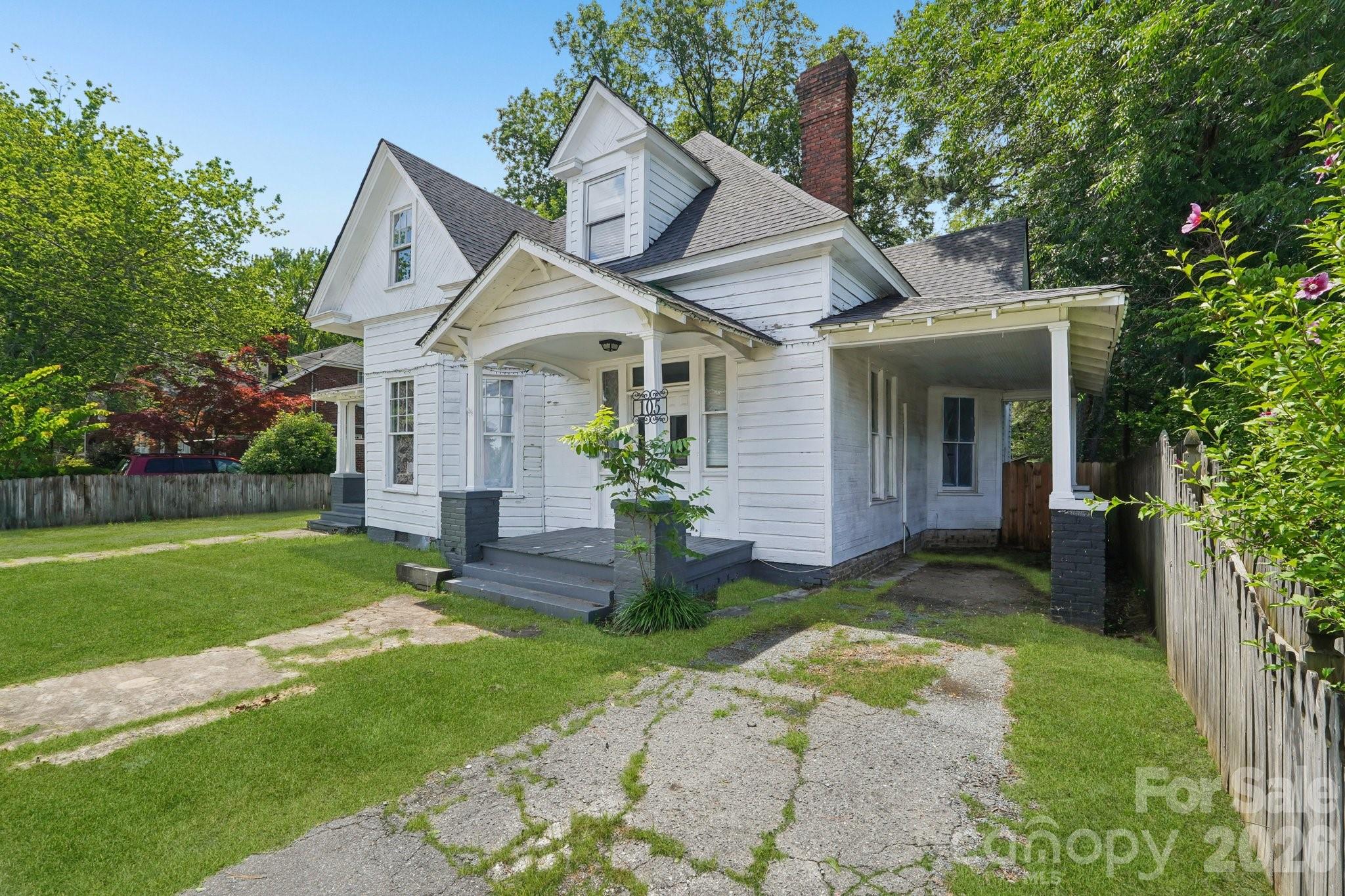 105 W Houston Street — Monroe