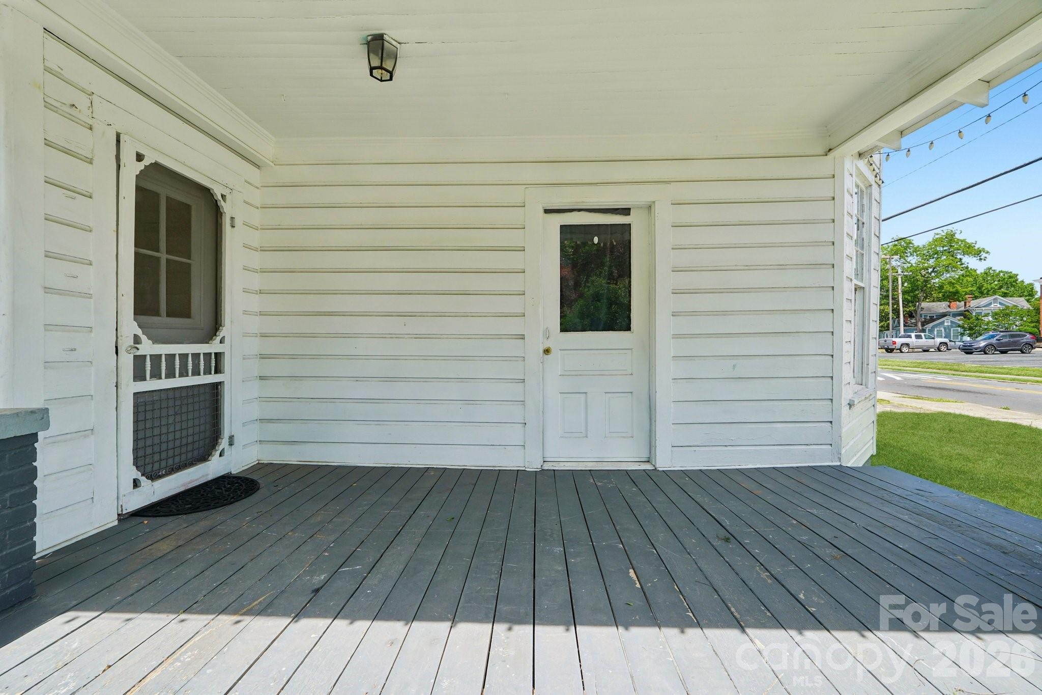 105 W Houston Street — Monroe