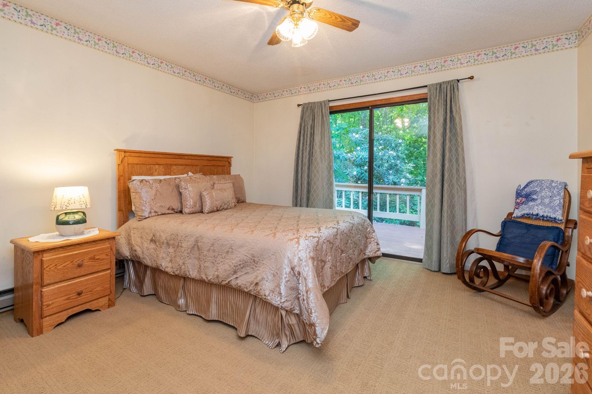 86 Mountain Road — Maggie Valley