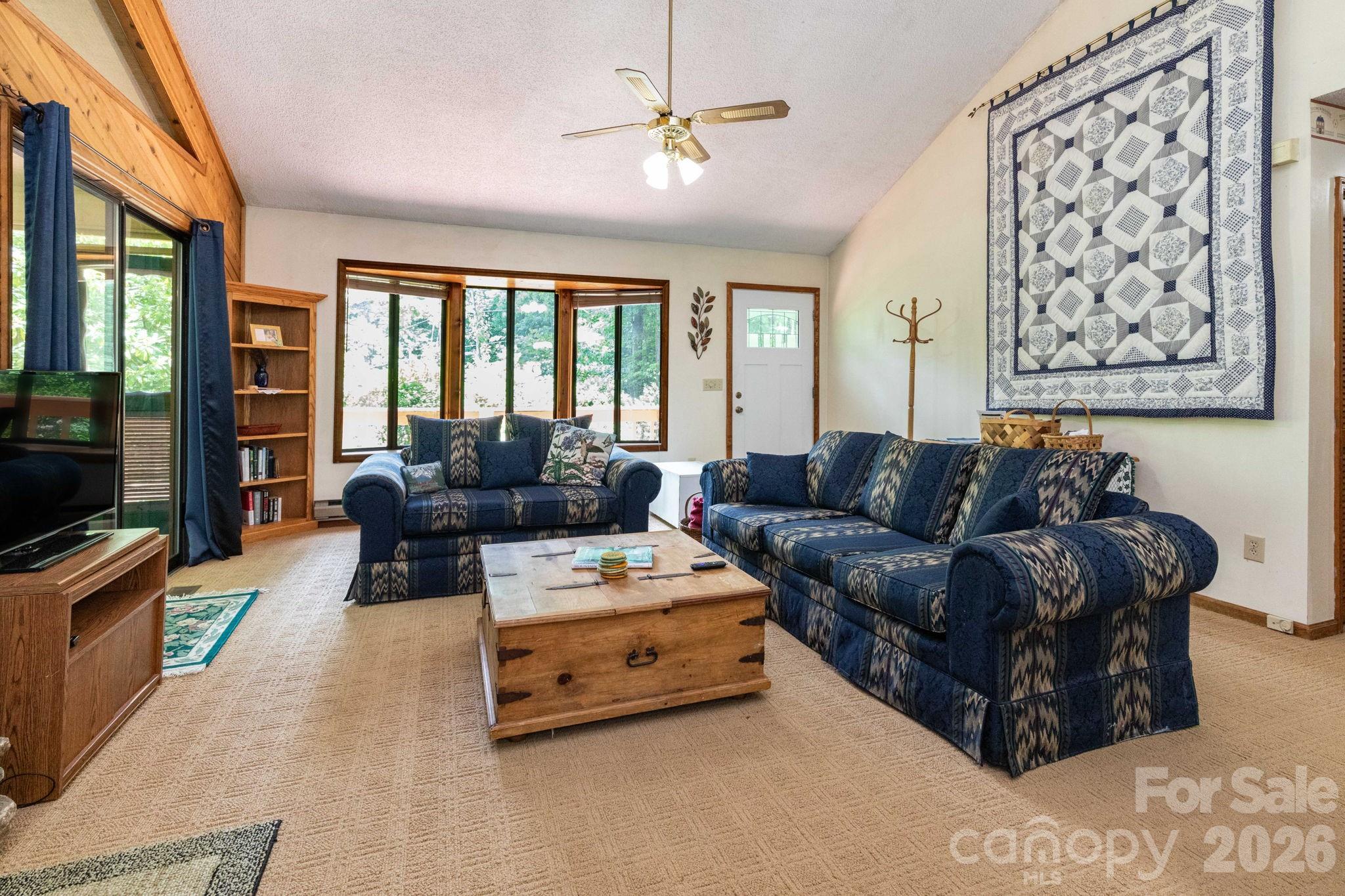 86 Mountain Road — Maggie Valley