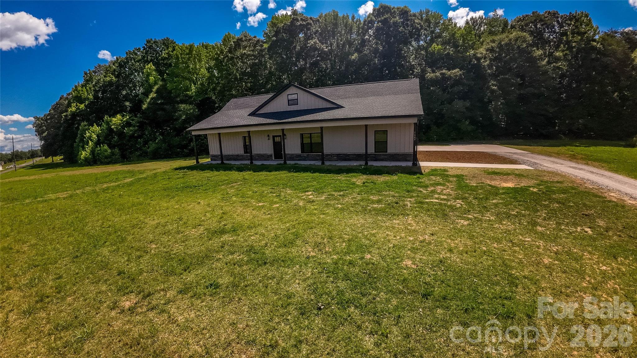 1643 Beamguard Road — Clover