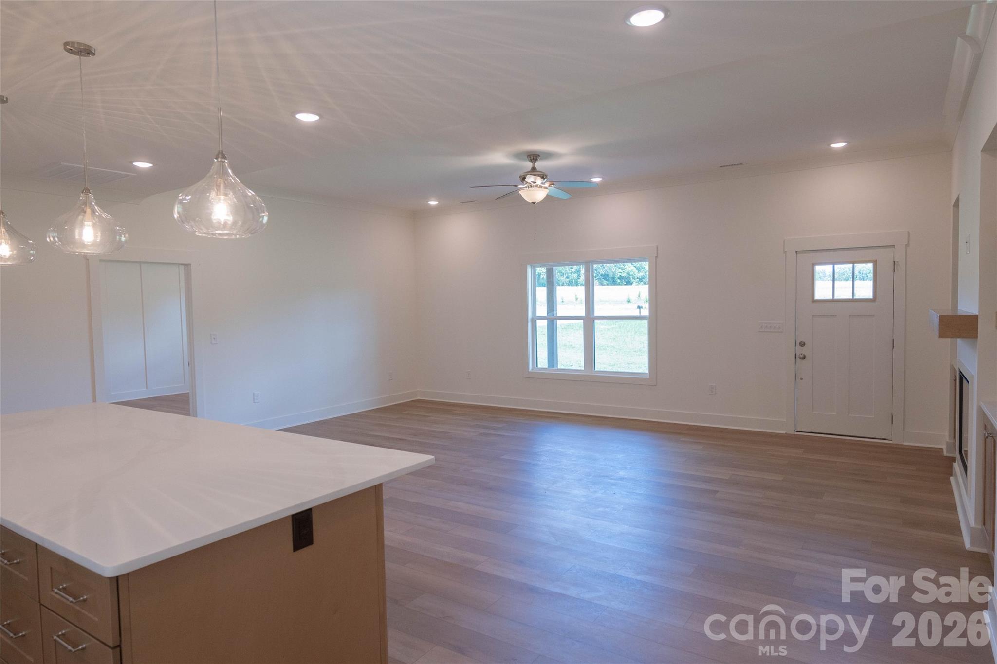1643 Beamguard Road — Clover