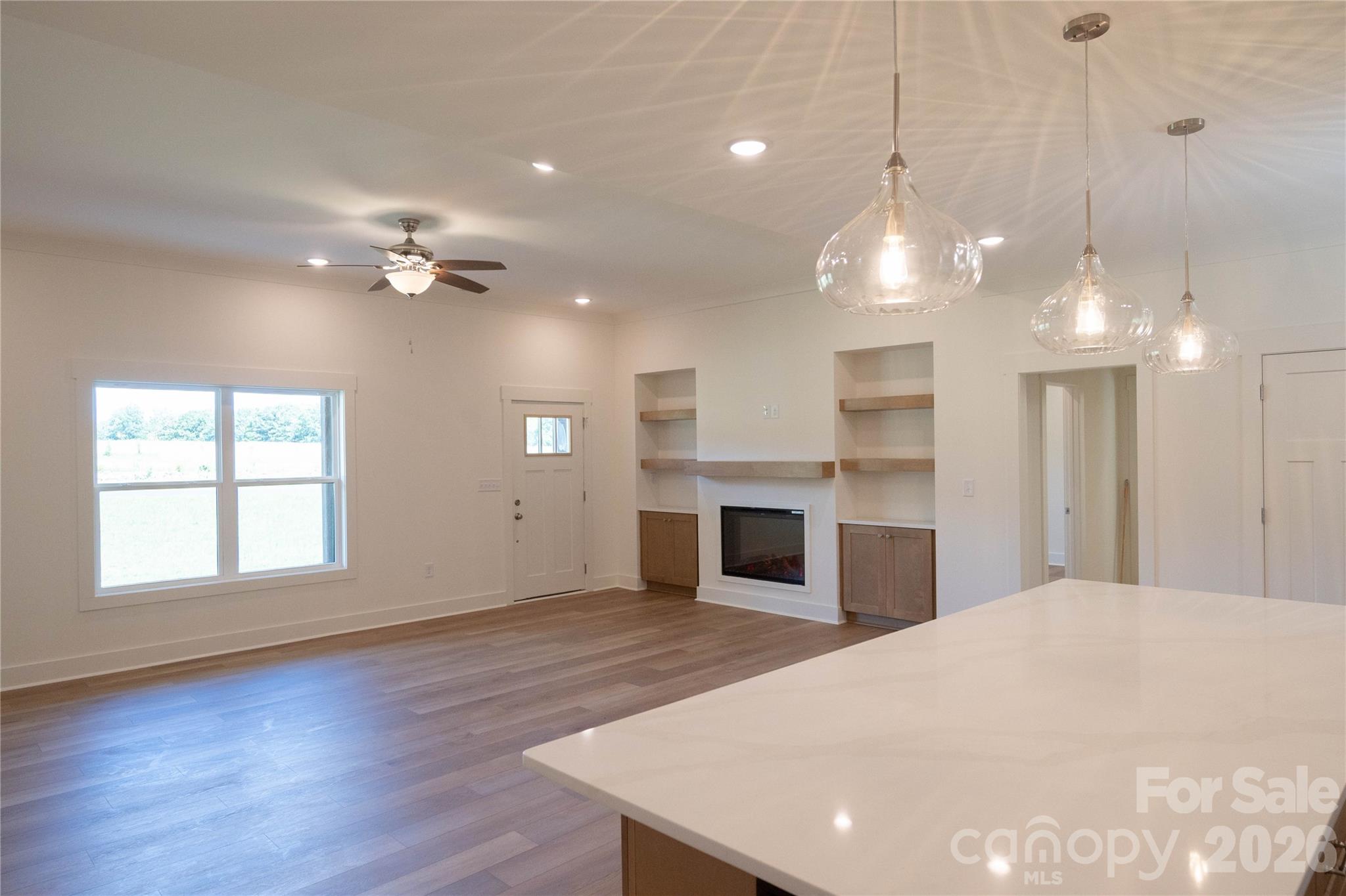 1643 Beamguard Road — Clover
