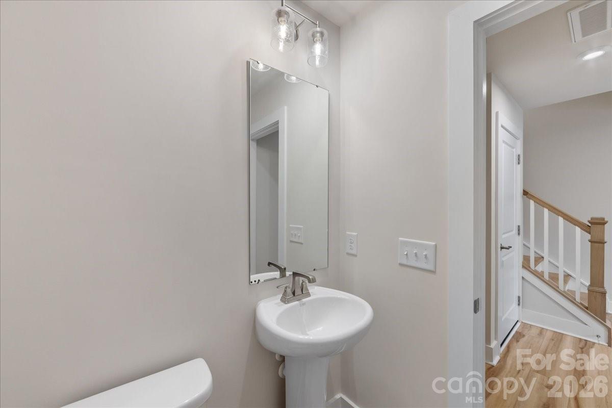 6008 Pivot Court — Charlotte