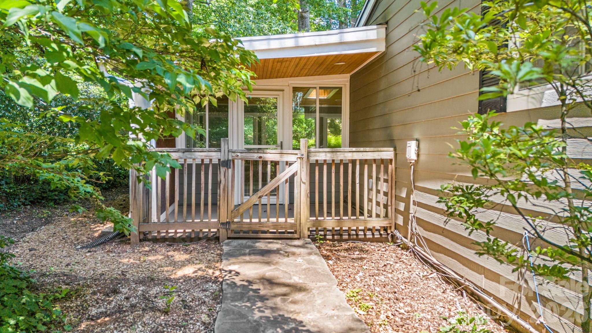 78 Grovewood Road — Asheville