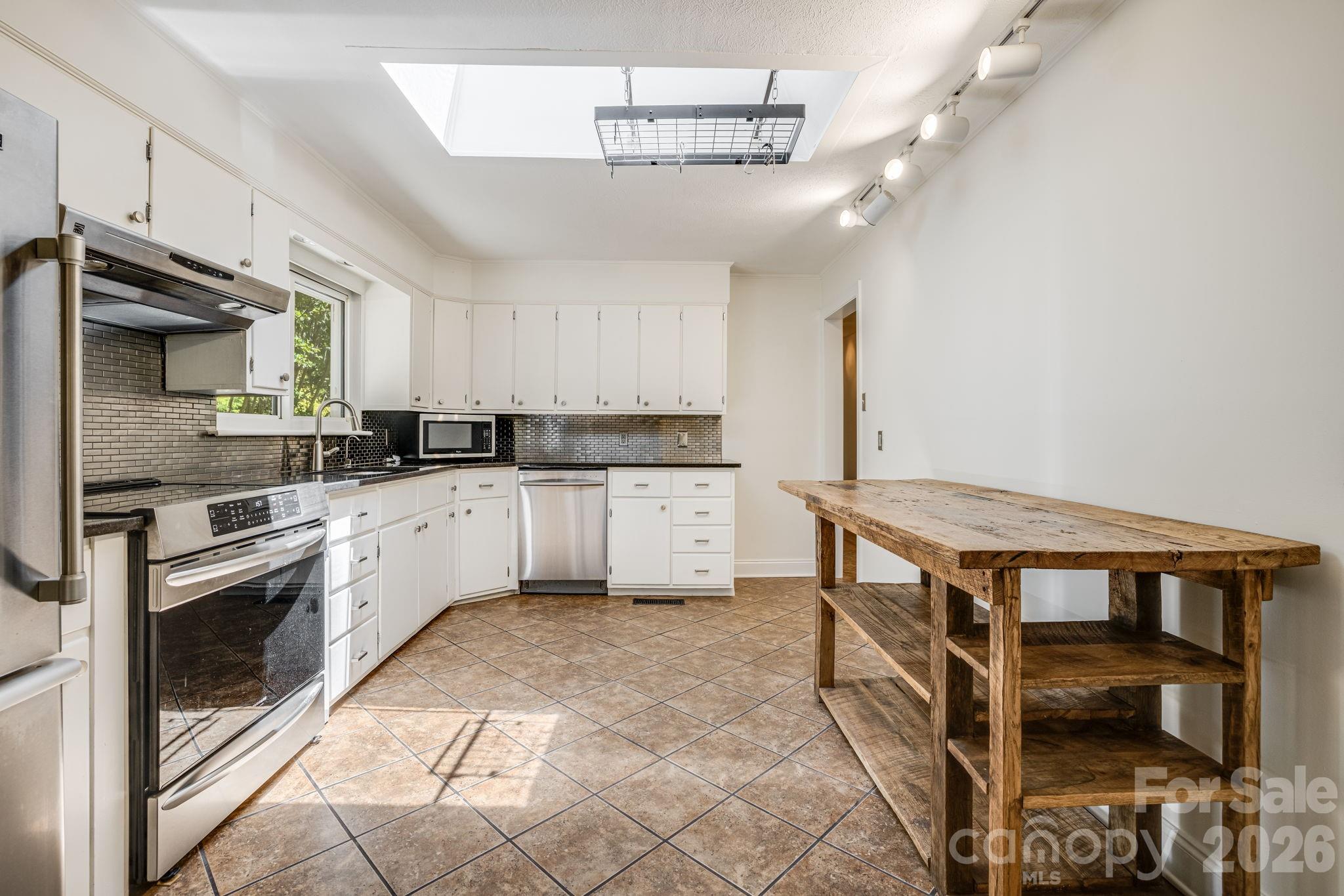 78 Grovewood Road — Asheville