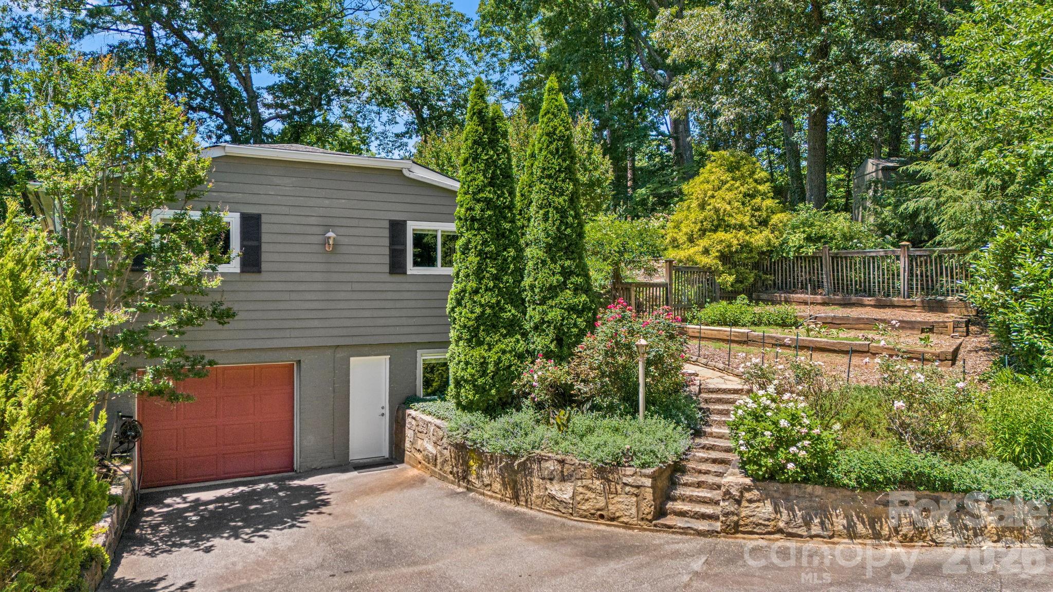 78 Grovewood Road — Asheville