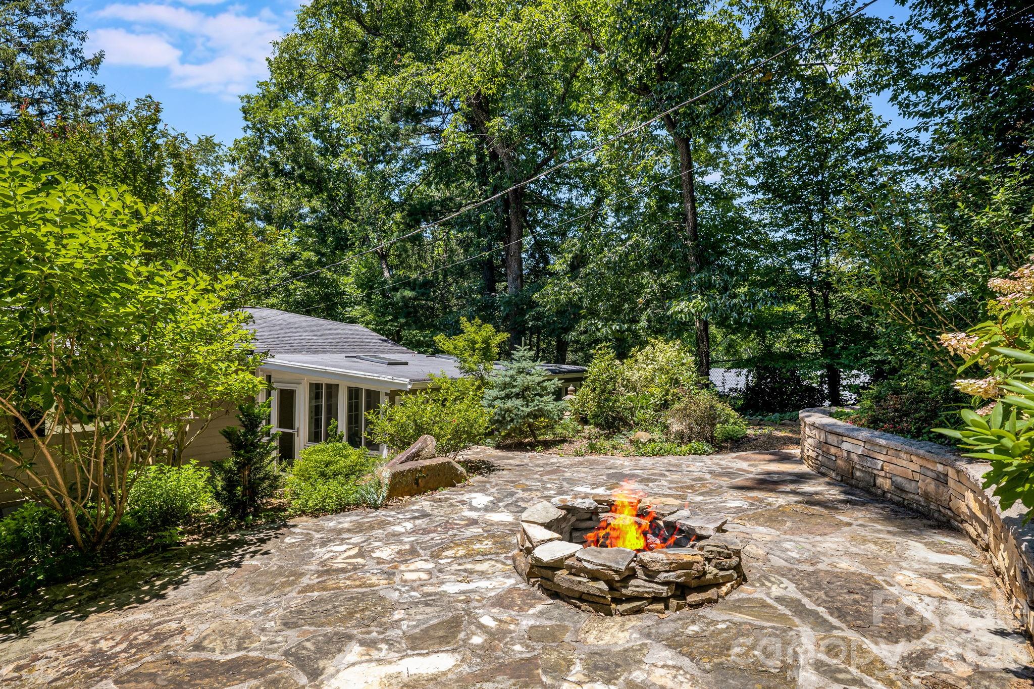78 Grovewood Road — Asheville
