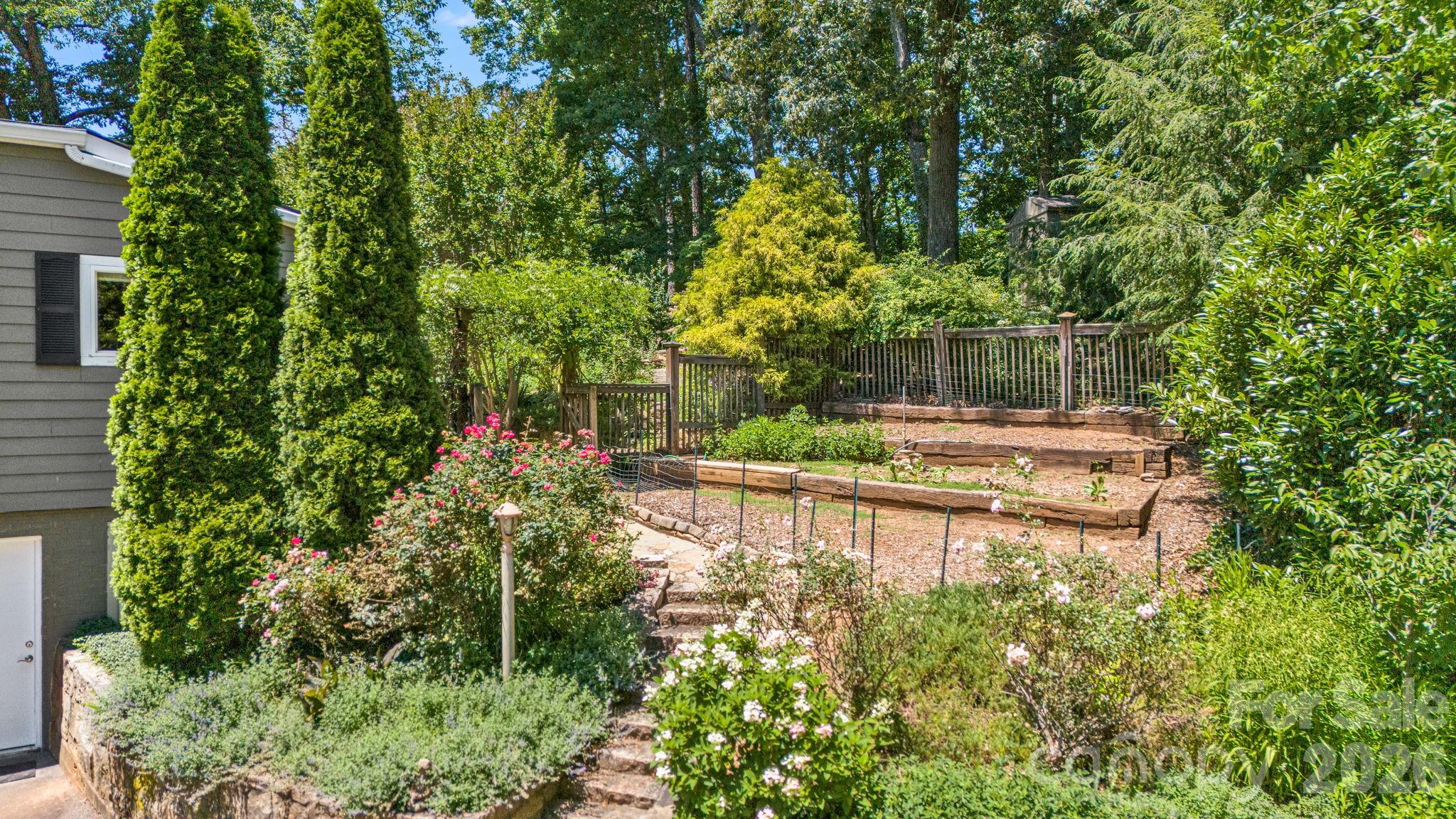 78 Grovewood Road — Asheville