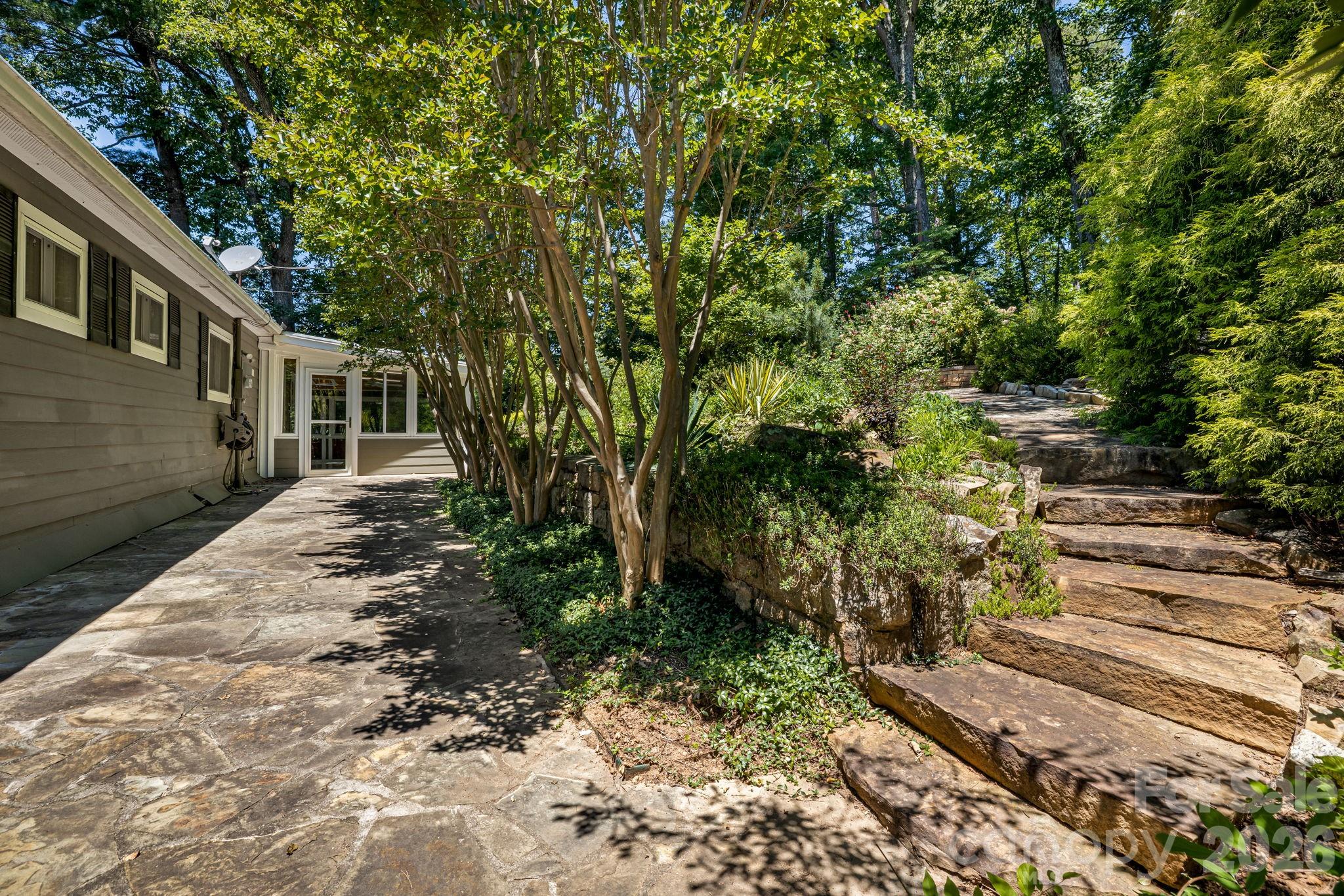 78 Grovewood Road — Asheville