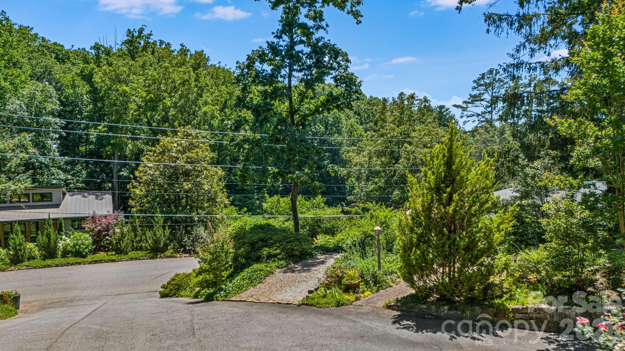 78 Grovewood Road — Asheville
