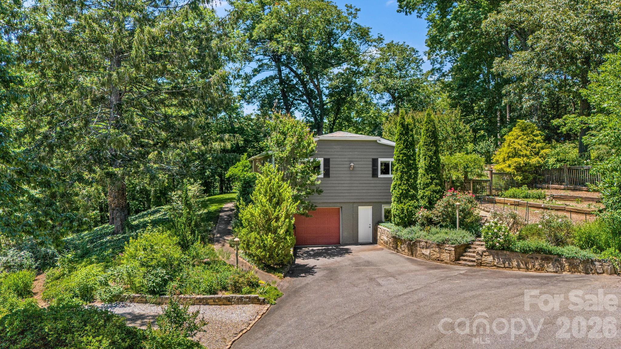 78 Grovewood Road — Asheville