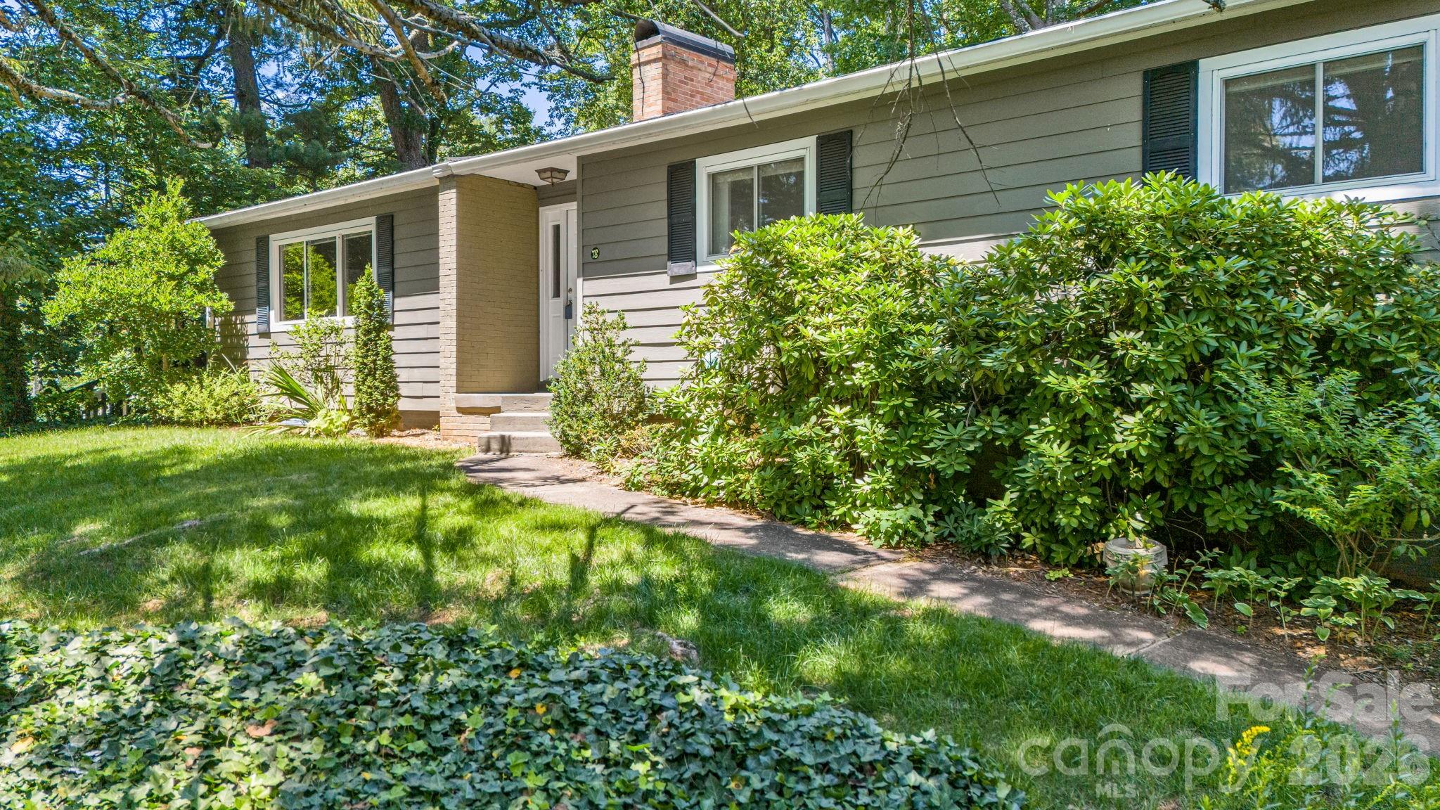 78 Grovewood Road — Asheville
