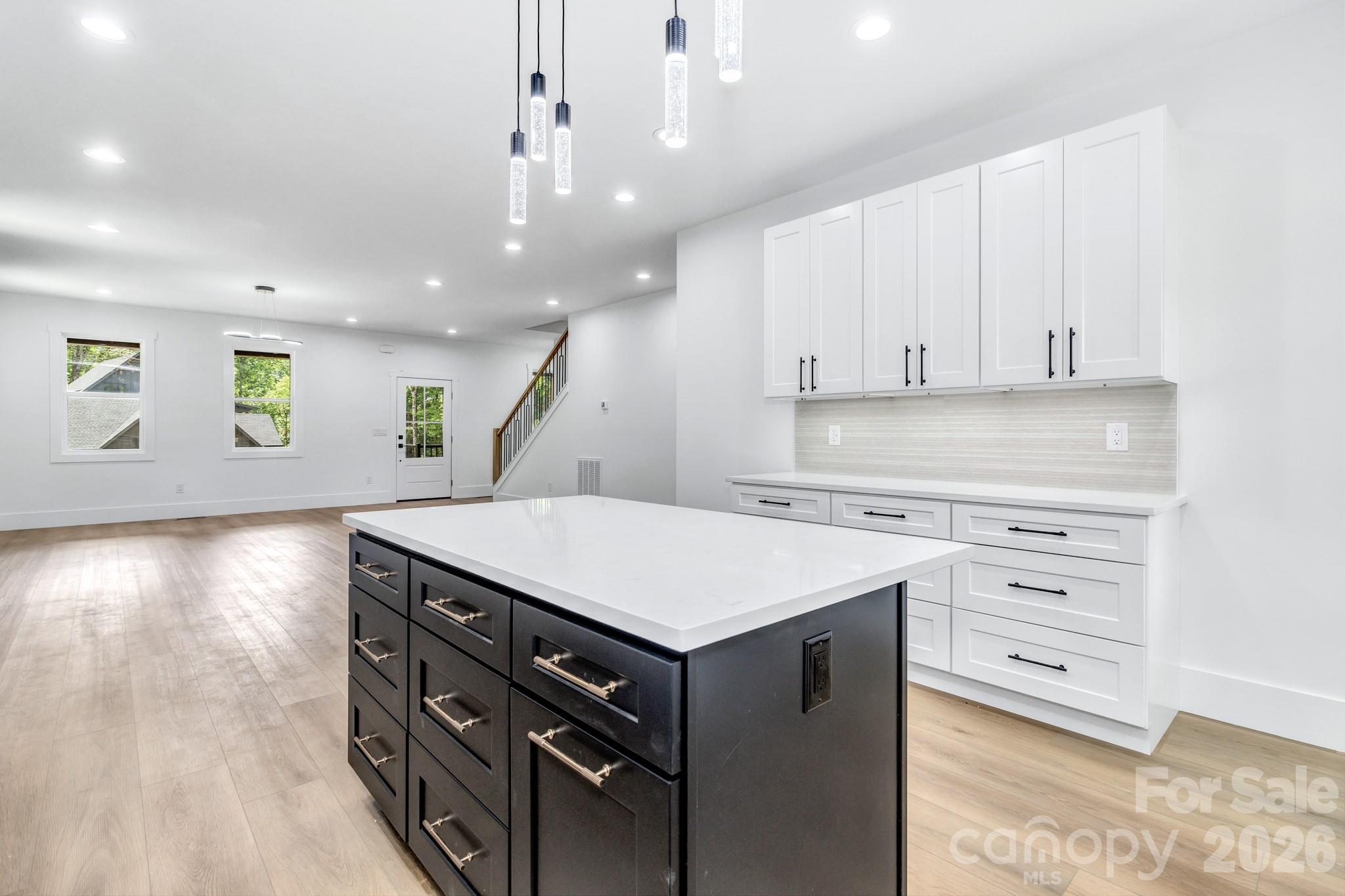 80 Goldenwood Lane — Mills River