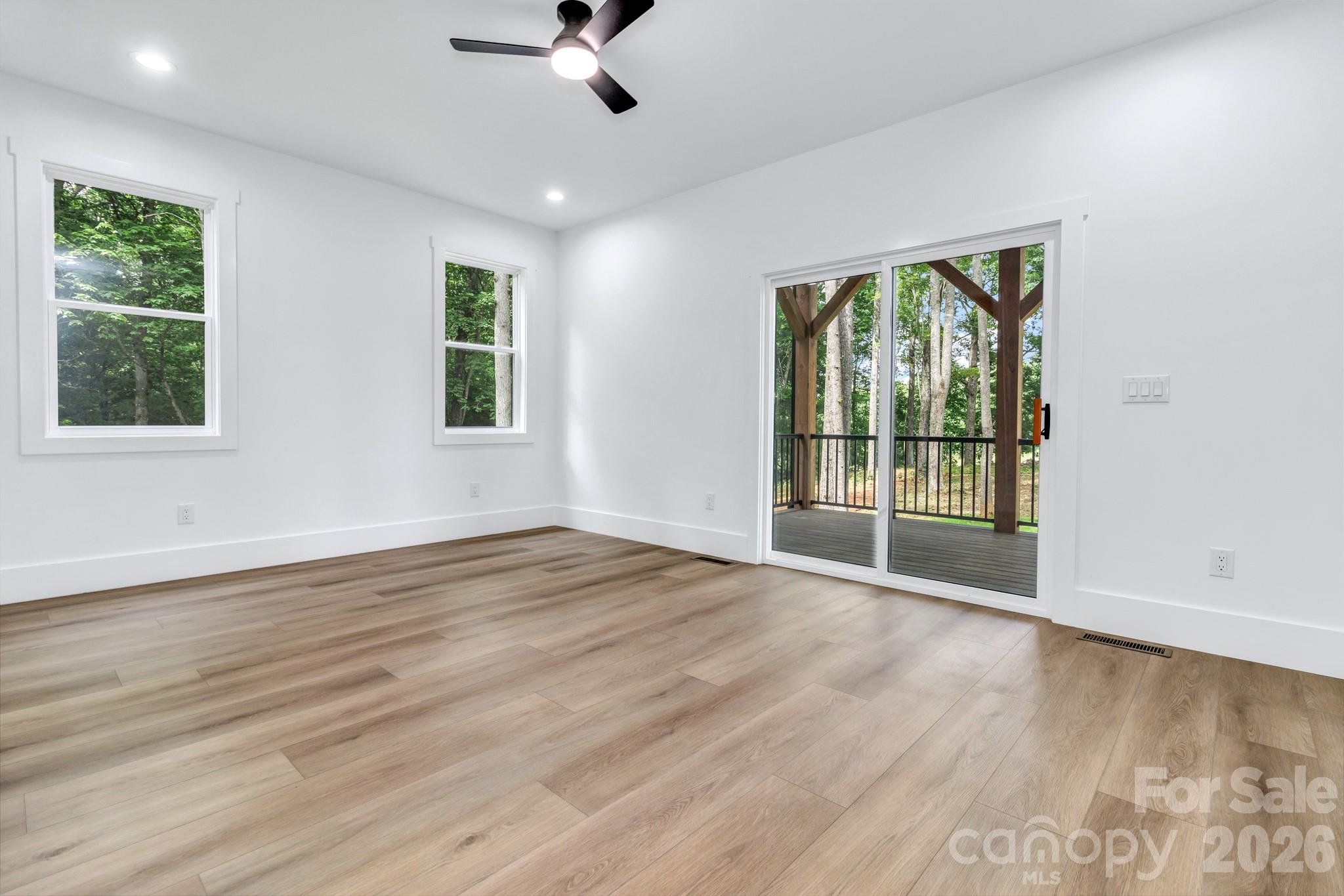 80 Goldenwood Lane — Mills River