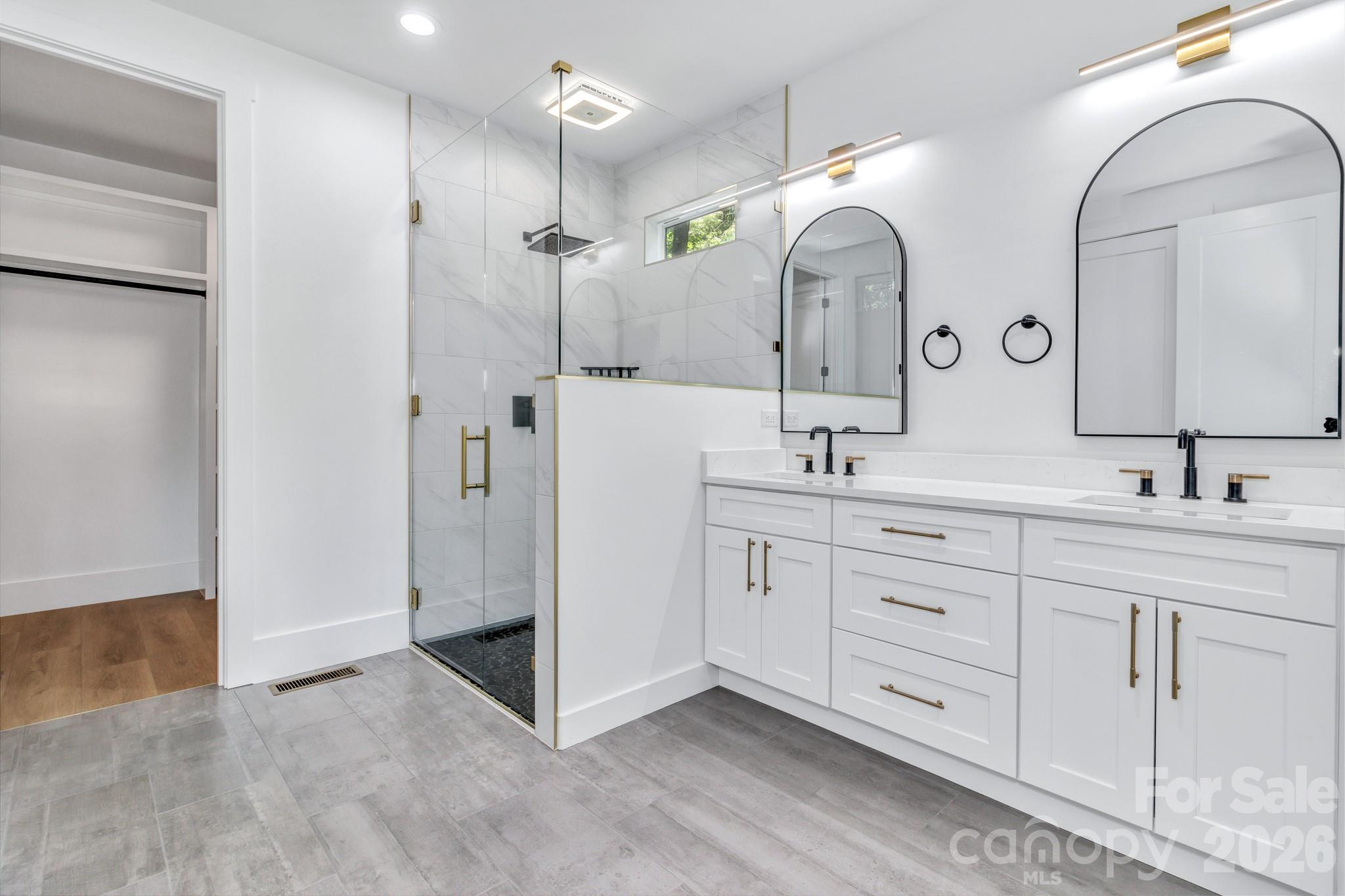 80 Goldenwood Lane — Mills River