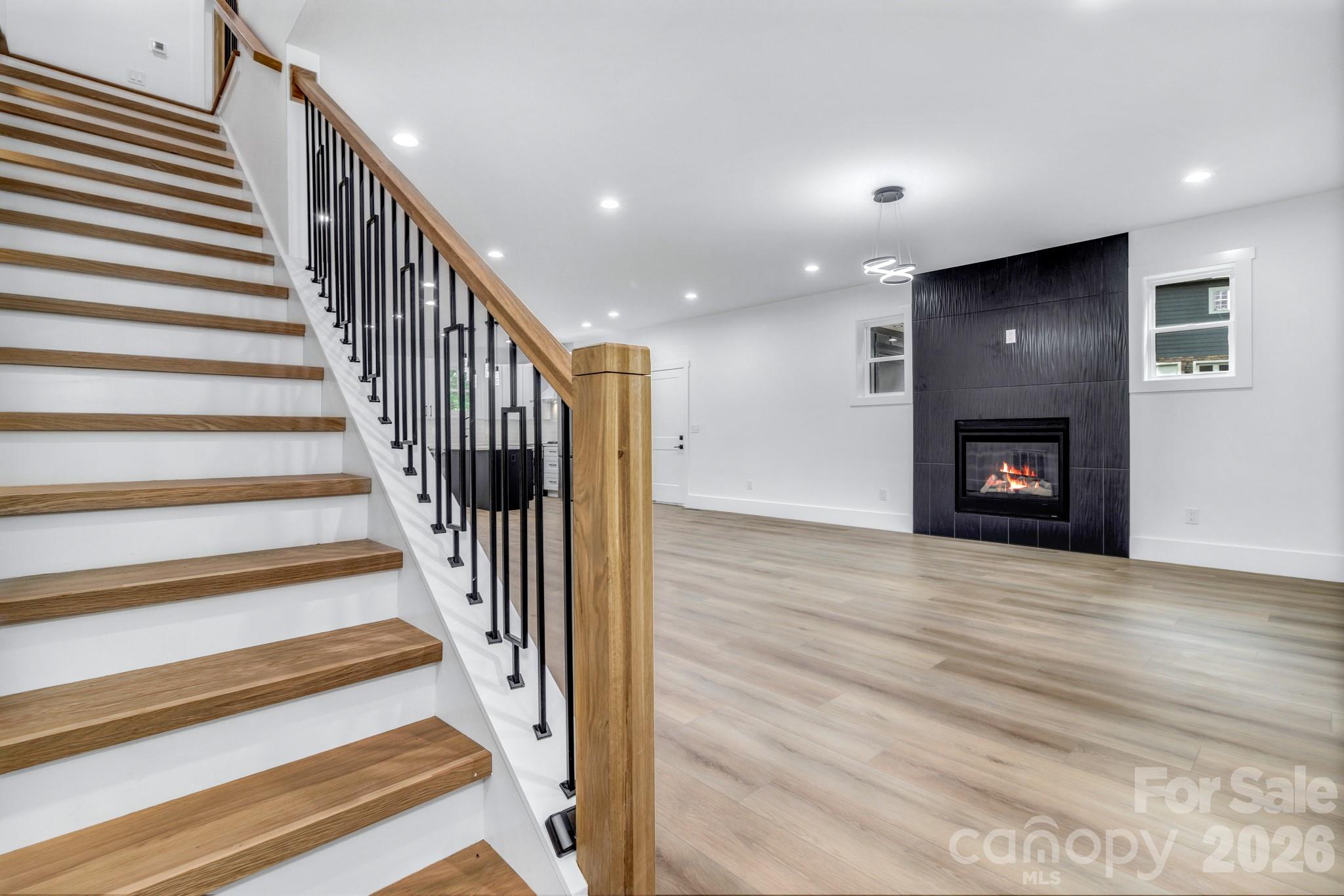 80 Goldenwood Lane — Mills River