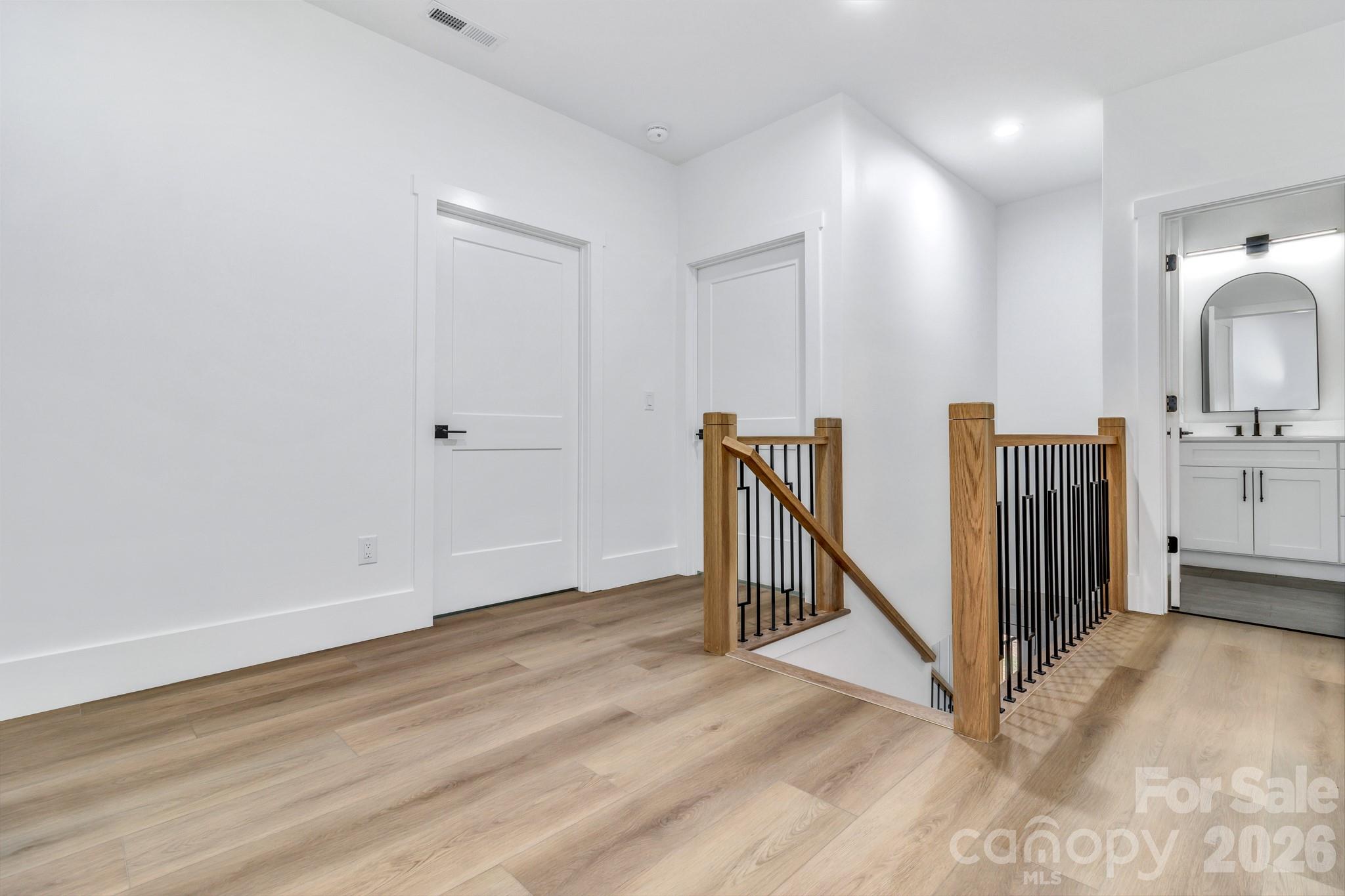 80 Goldenwood Lane — Mills River
