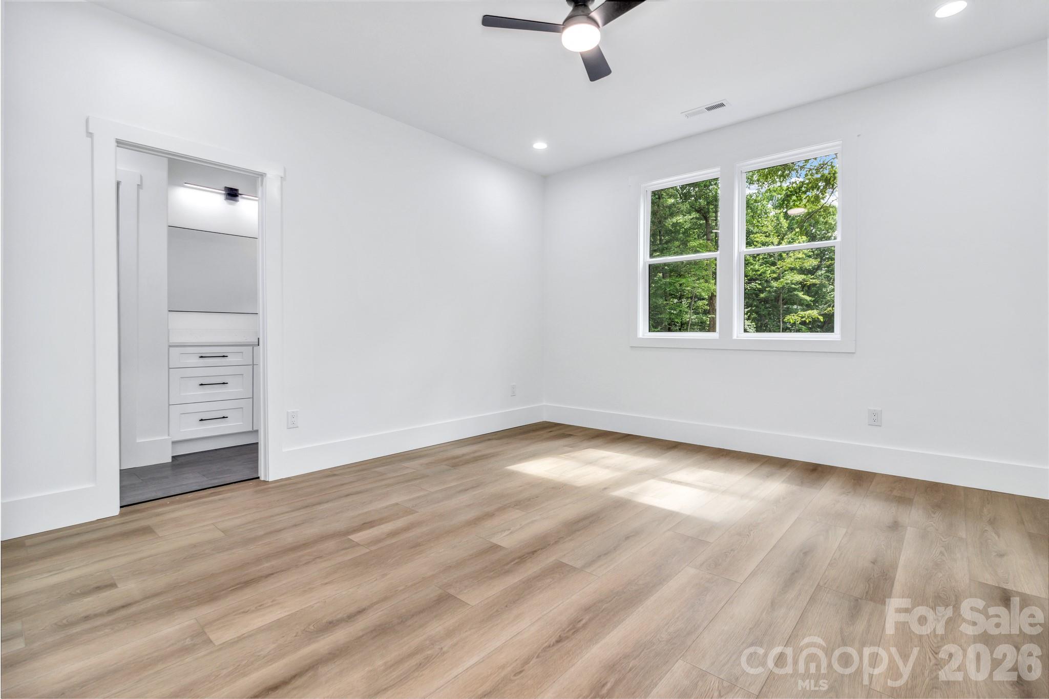 80 Goldenwood Lane — Mills River