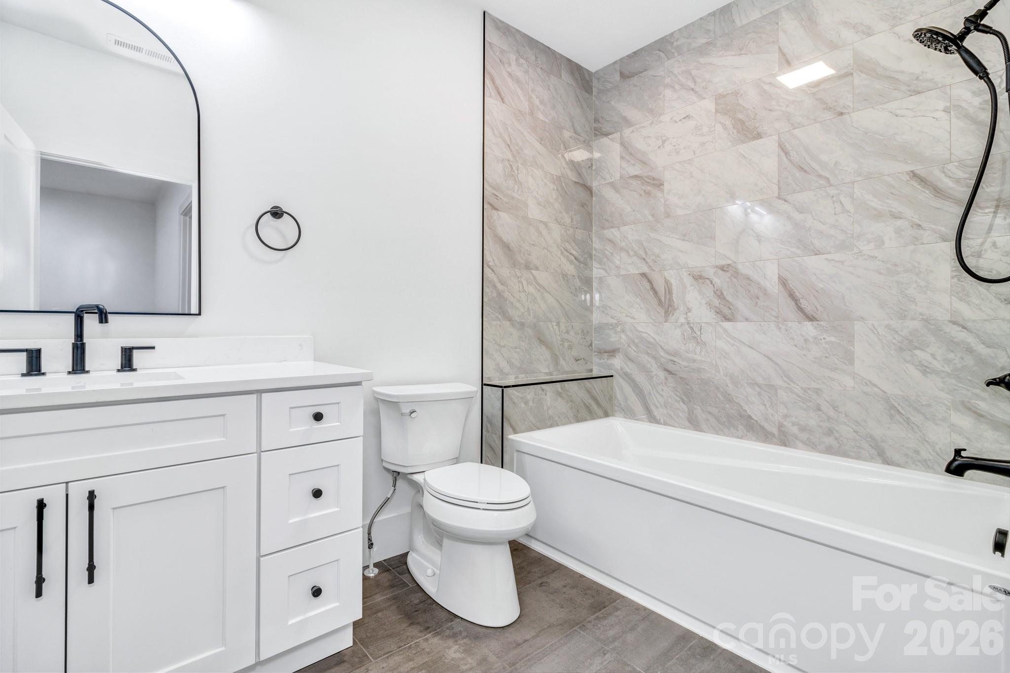 80 Goldenwood Lane — Mills River
