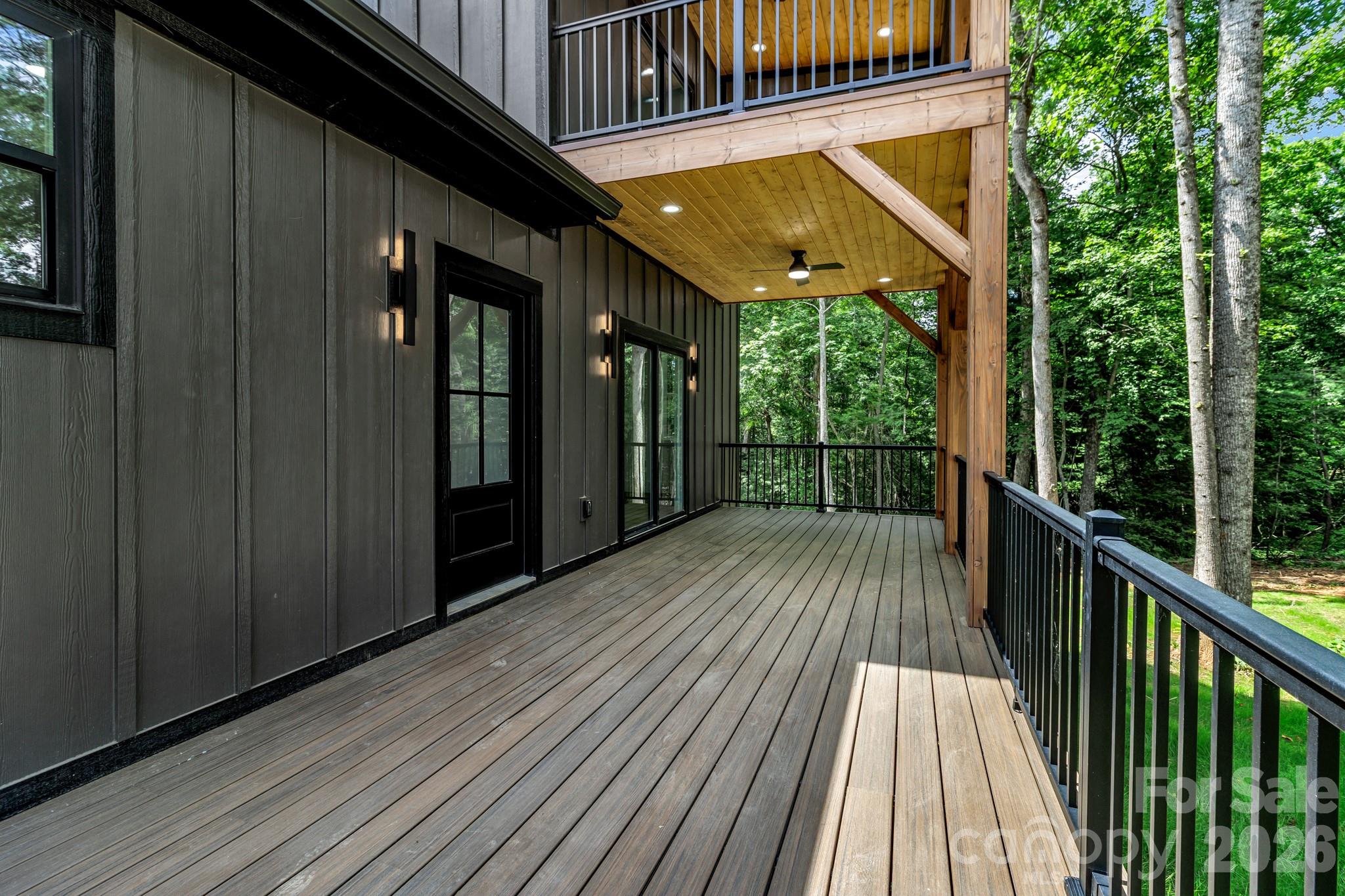 80 Goldenwood Lane — Mills River