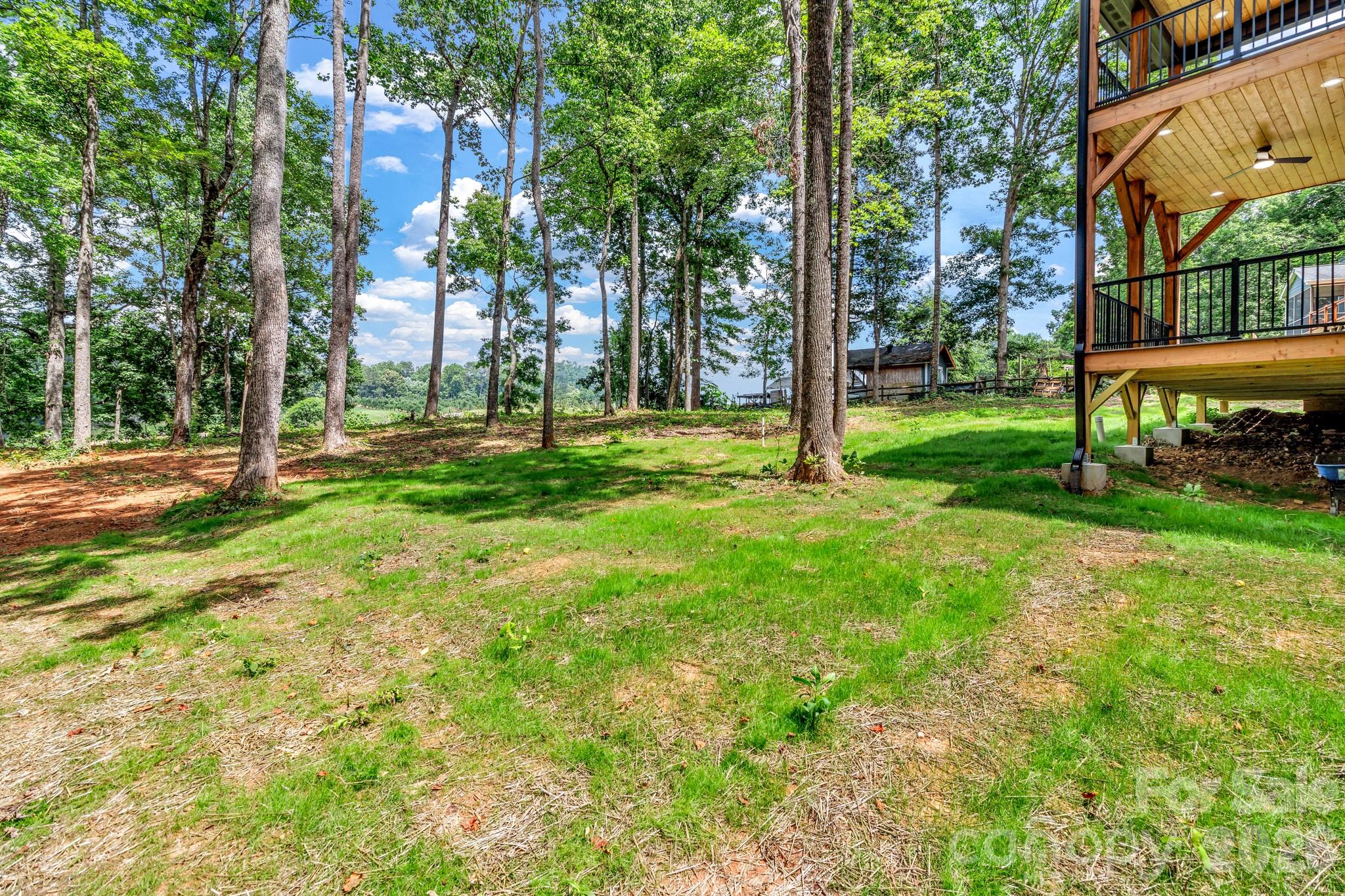 80 Goldenwood Lane — Mills River