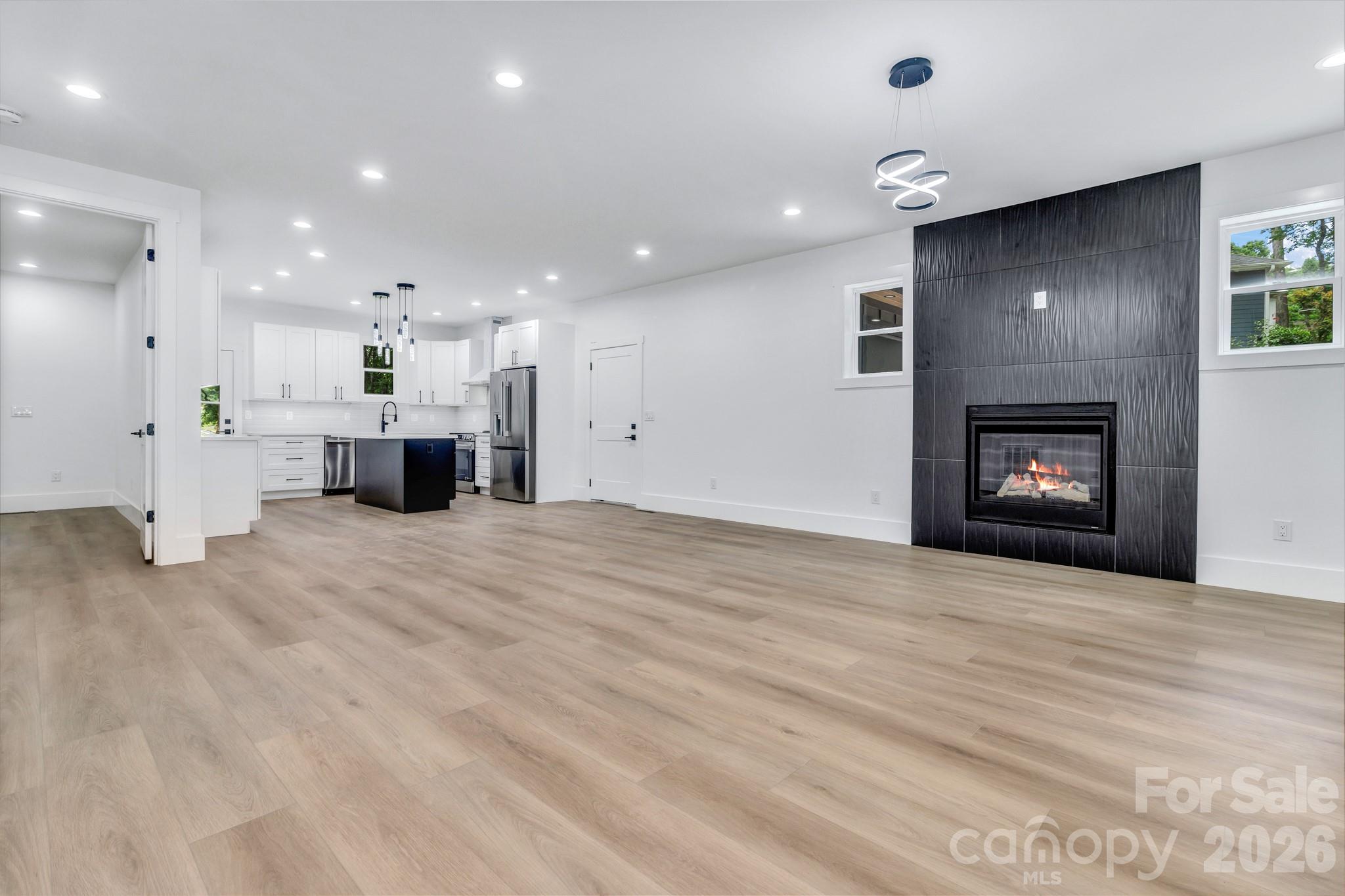 80 Goldenwood Lane — Mills River