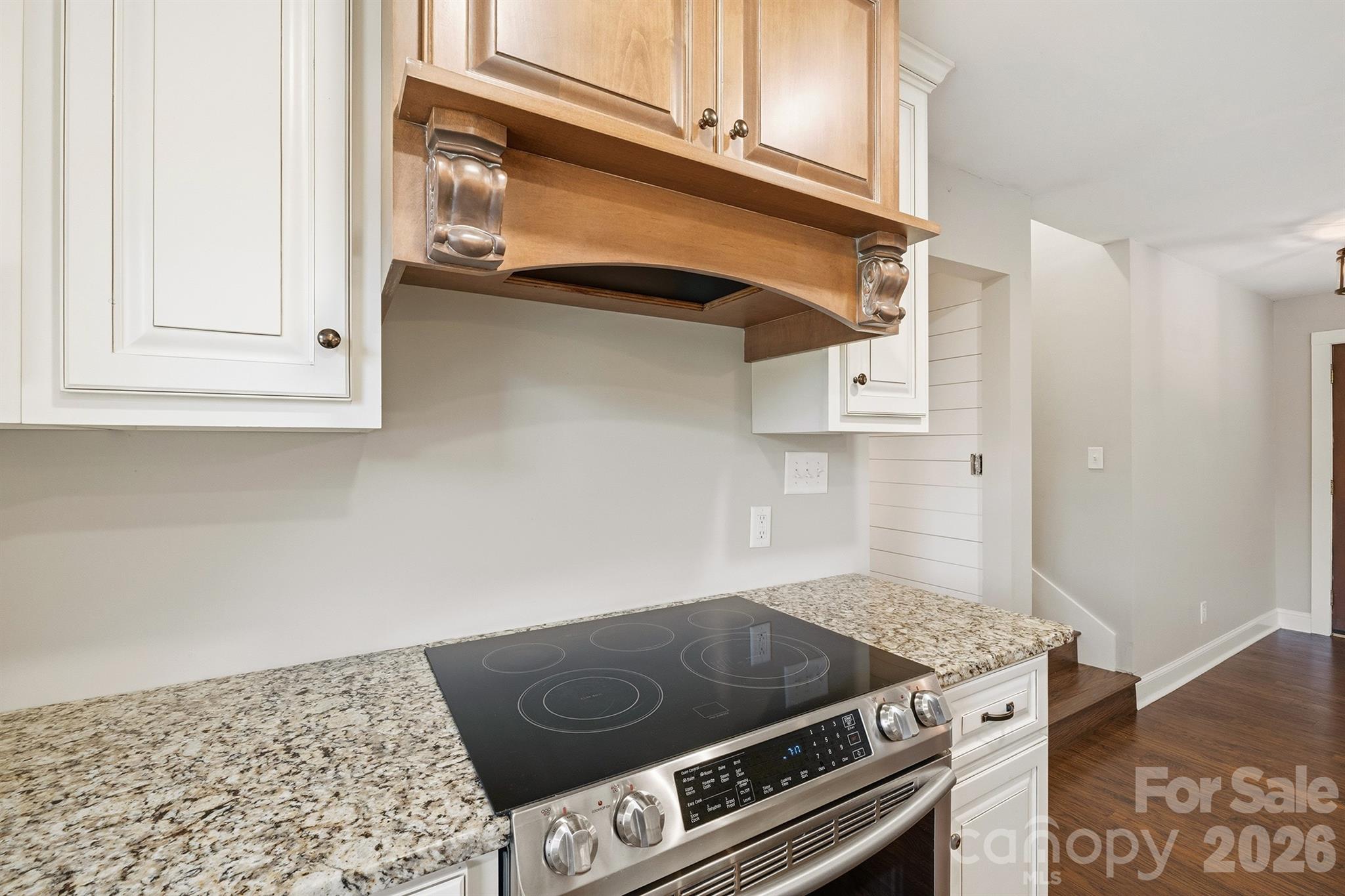 6878 Gracie Lane — Vale