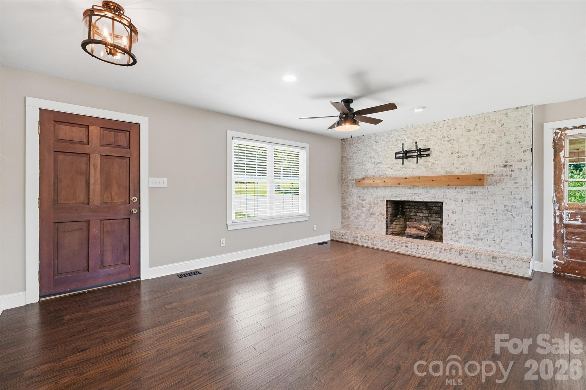 6878 Gracie Lane — Vale