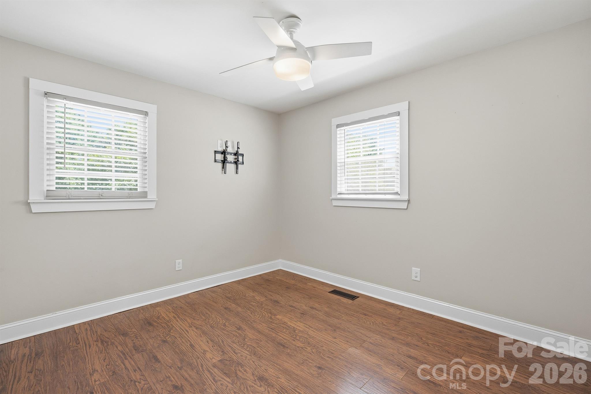 6878 Gracie Lane — Vale