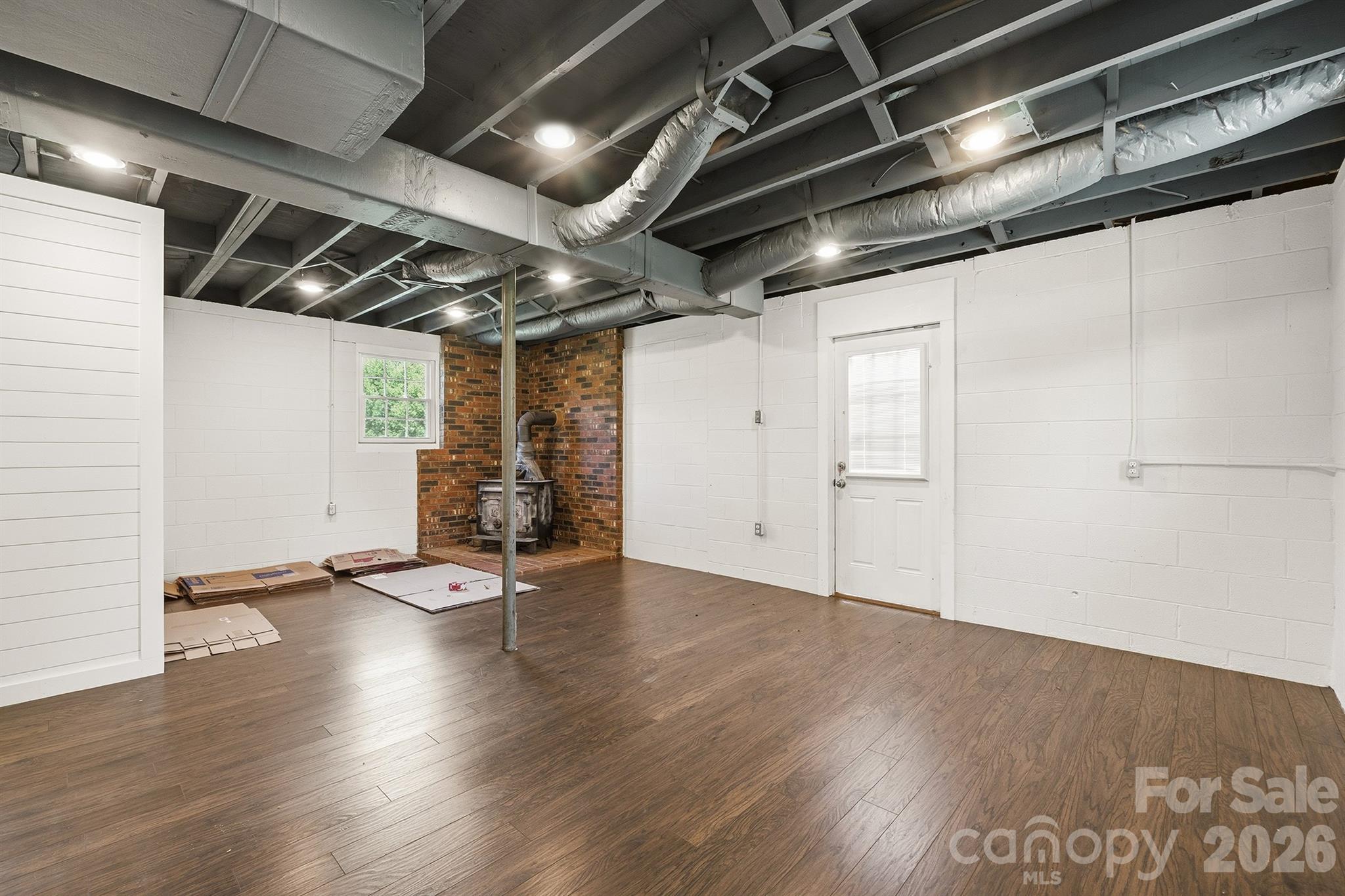 6878 Gracie Lane — Vale