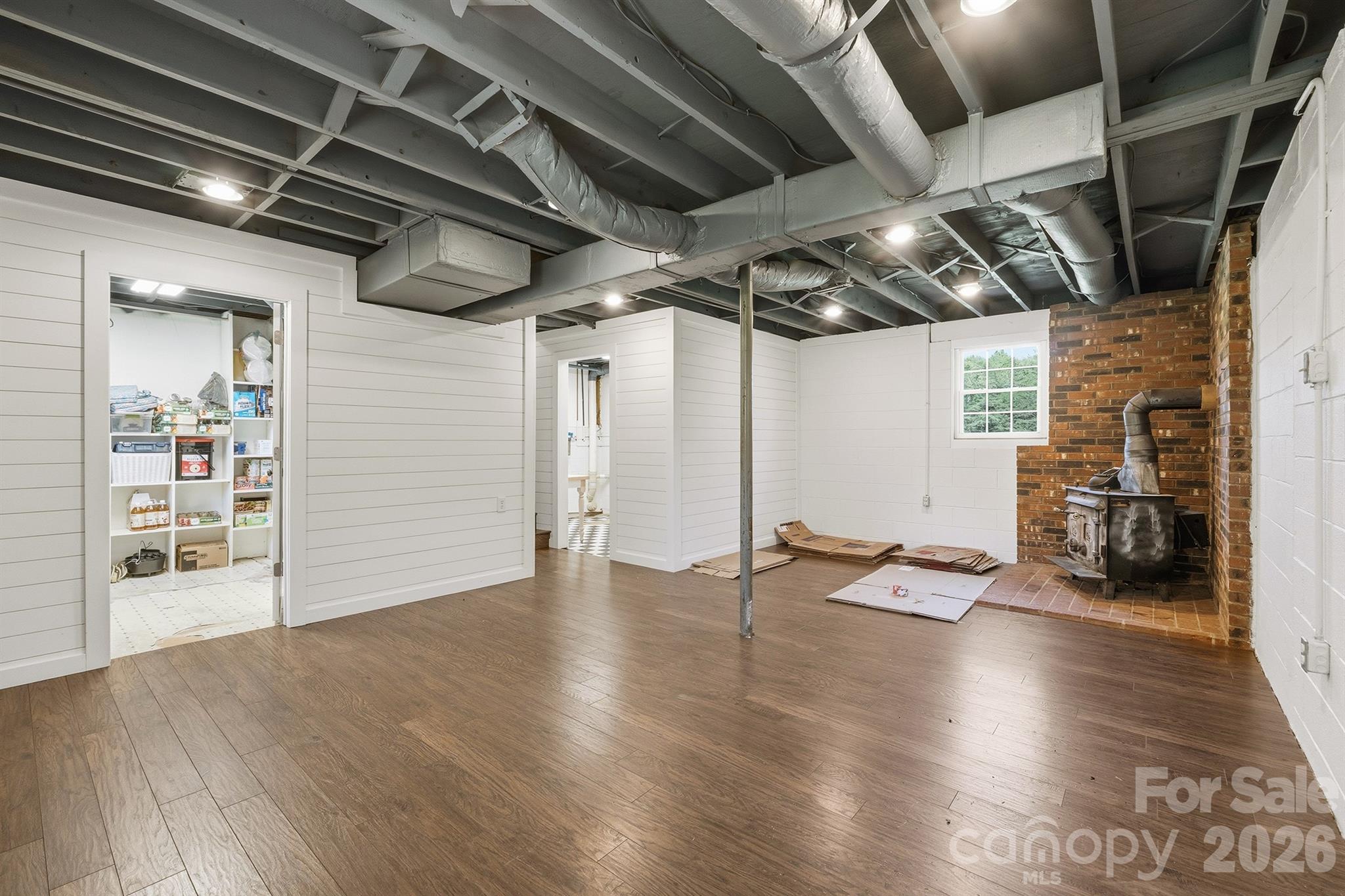 6878 Gracie Lane — Vale